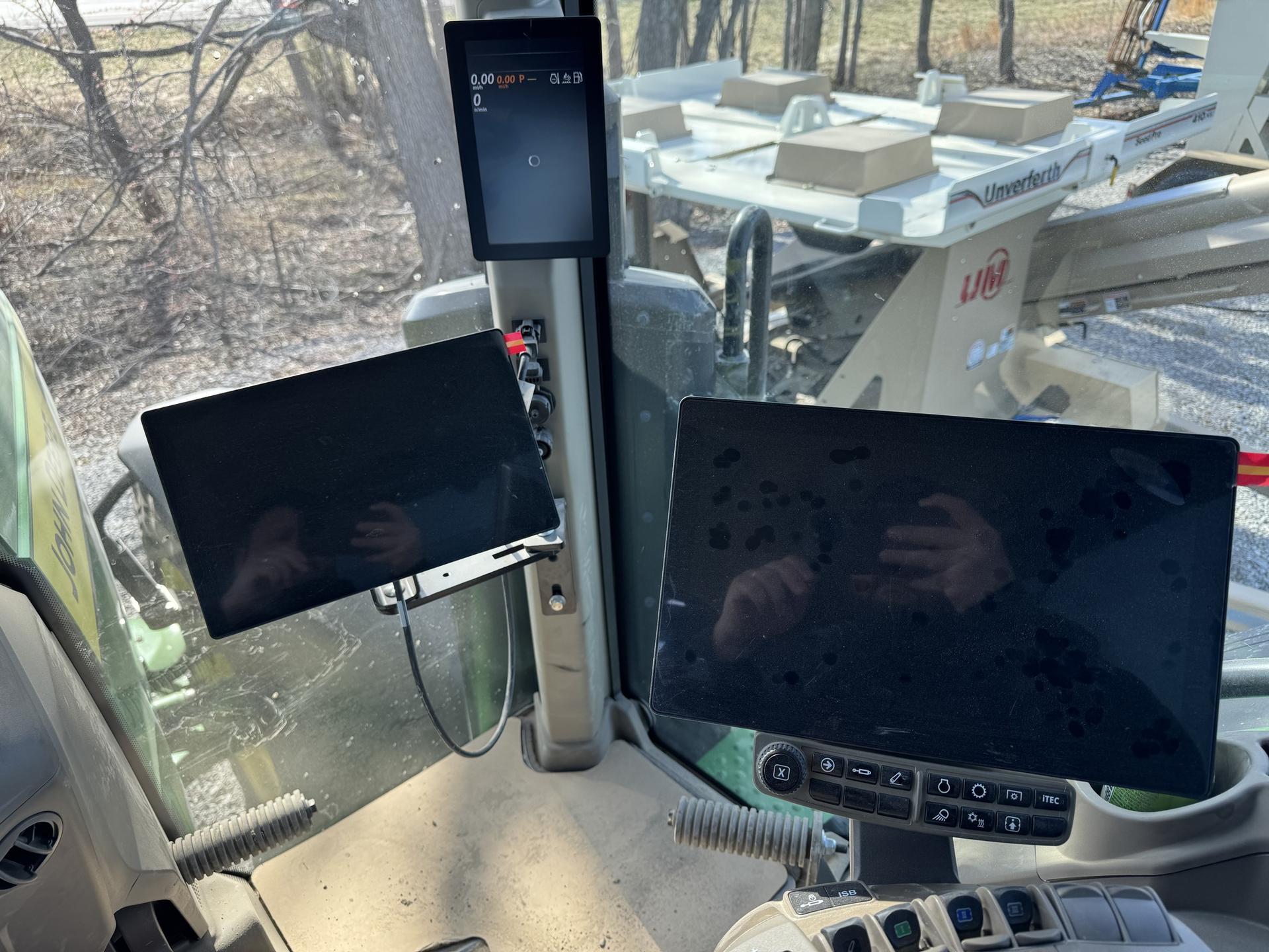 2024 John Deere 8R 340 Image