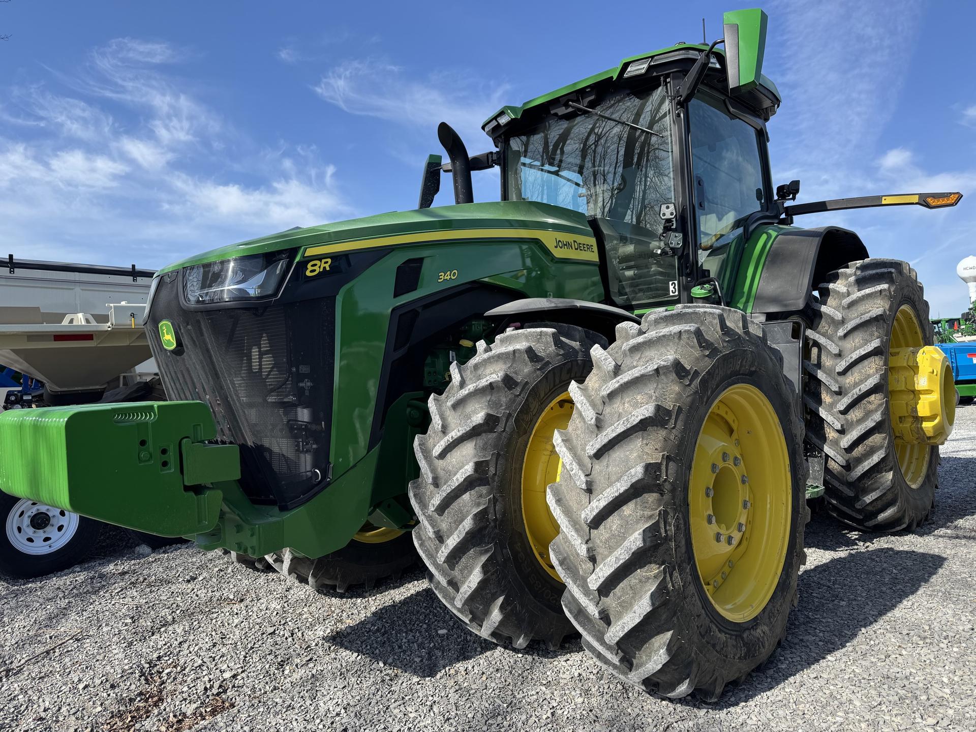 2024 John Deere 8R 340 Image