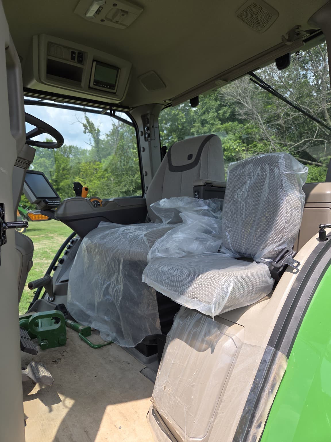 2023 John Deere 7R 230 Image