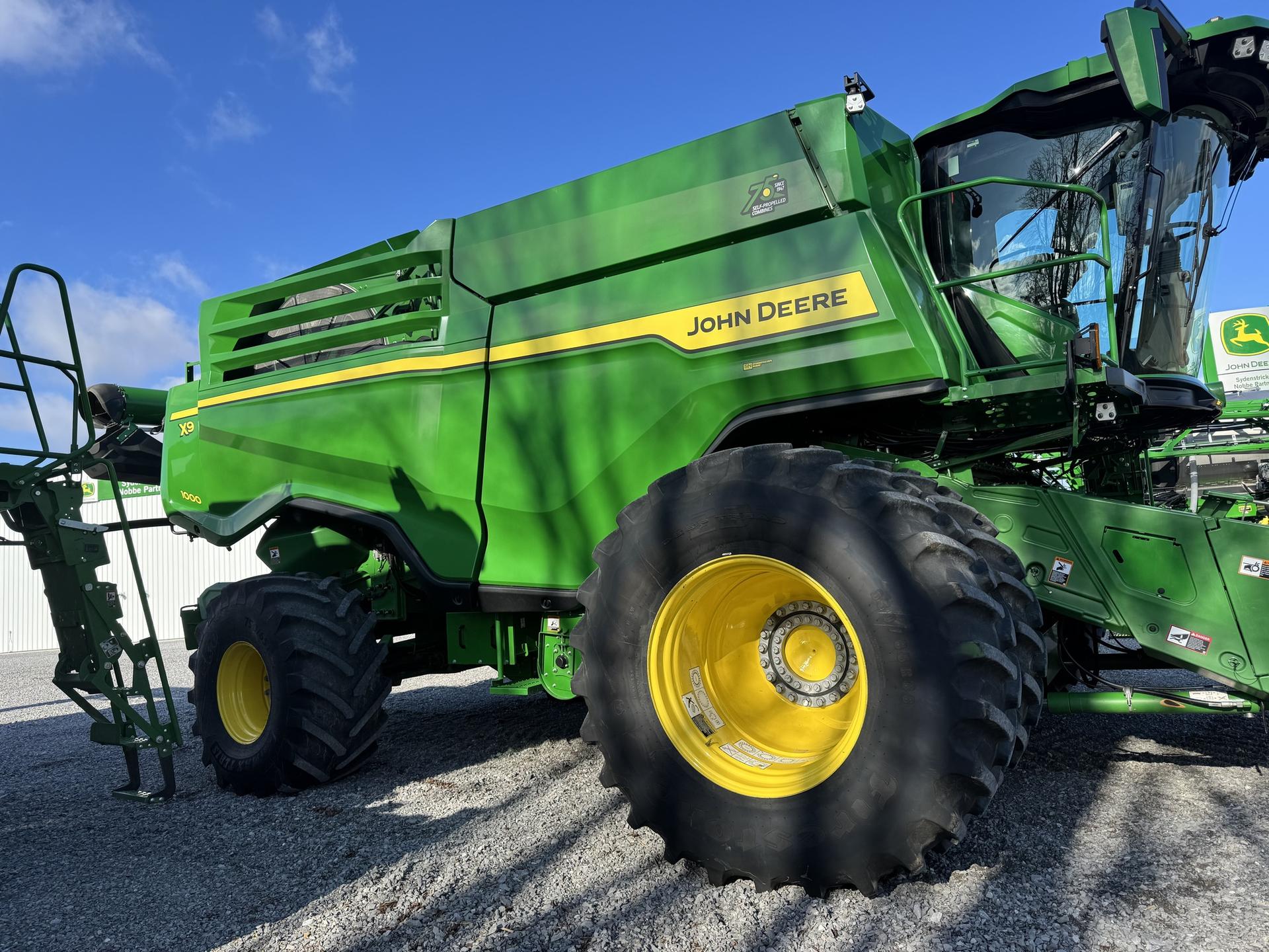 2022 John Deere X9 1000 Image