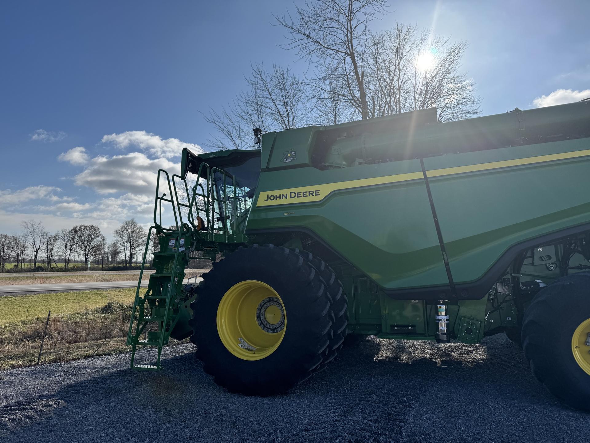 2022 John Deere X9 1000 Image