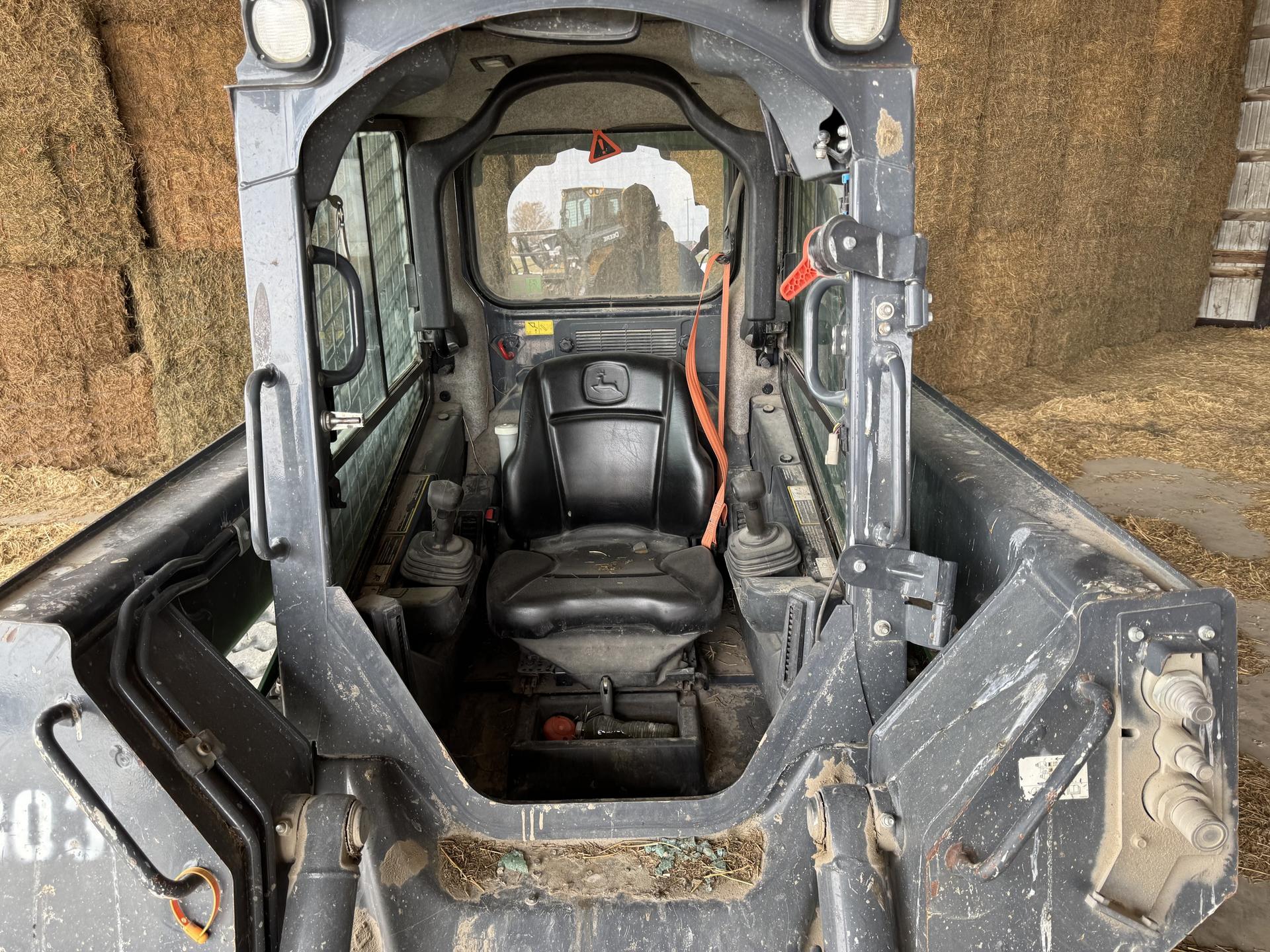 2018 John Deere 325G Image