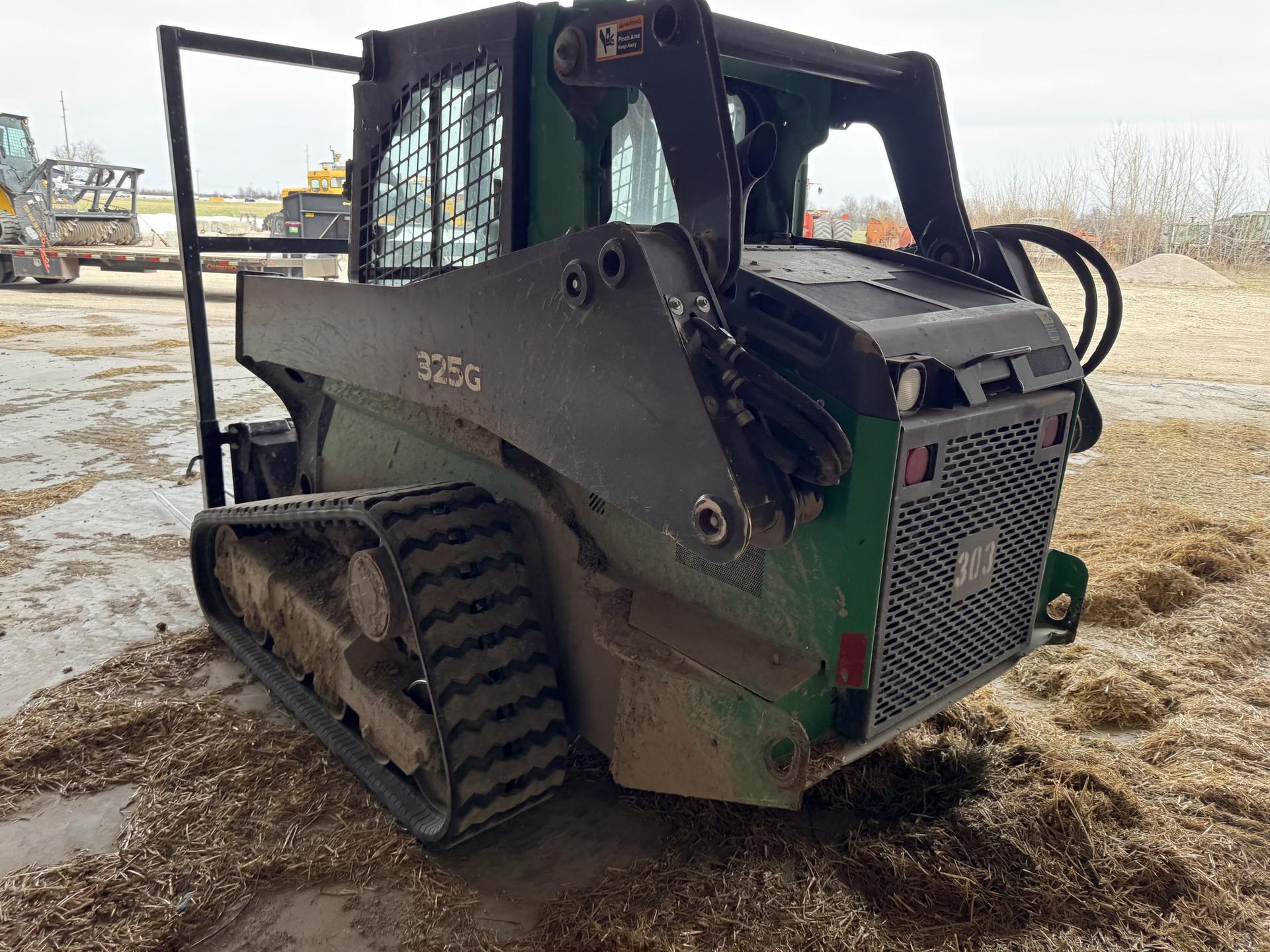 2018 John Deere 325G Image