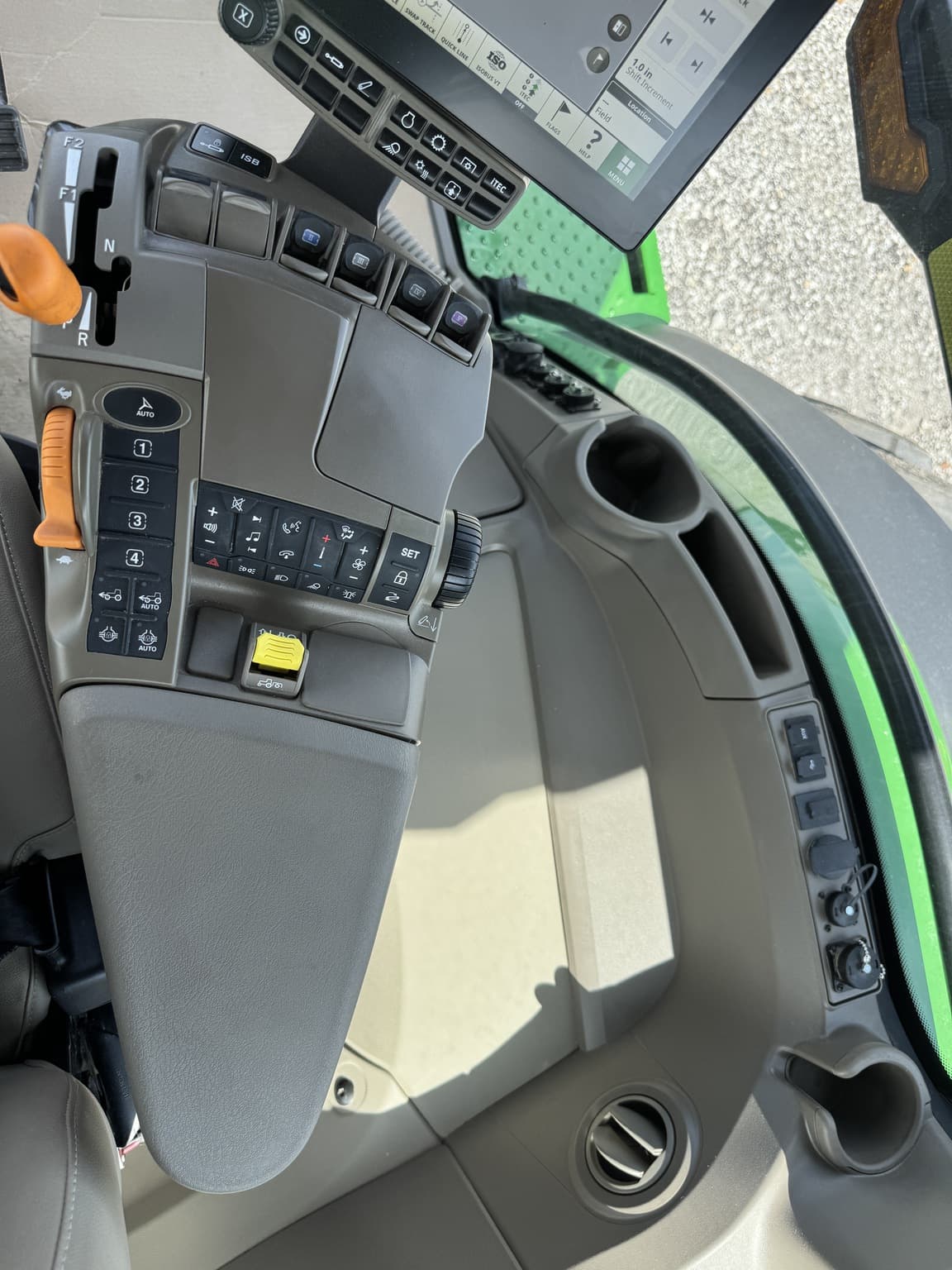 2024 John Deere 8R 340 Image