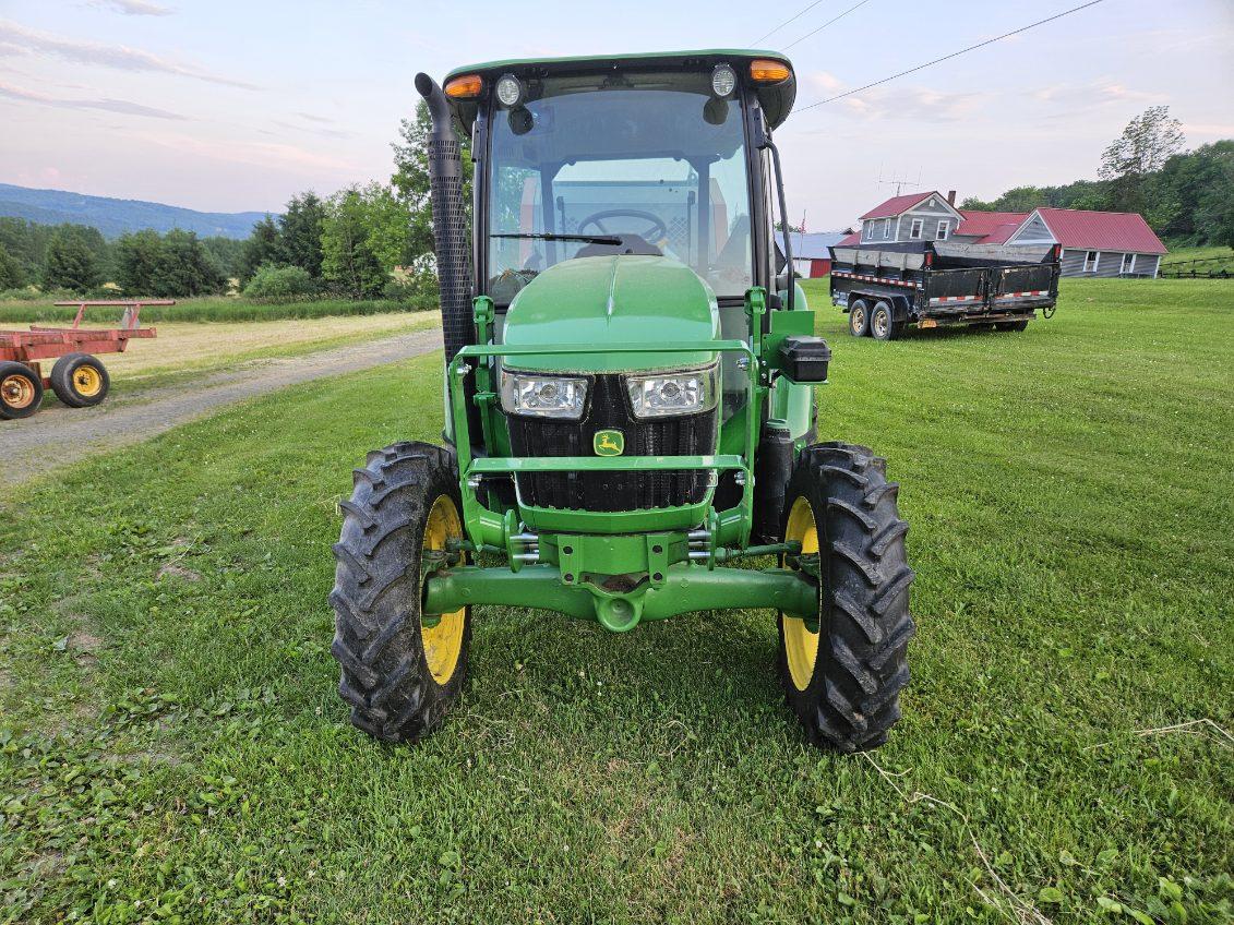 2021 John Deere 5075E Image