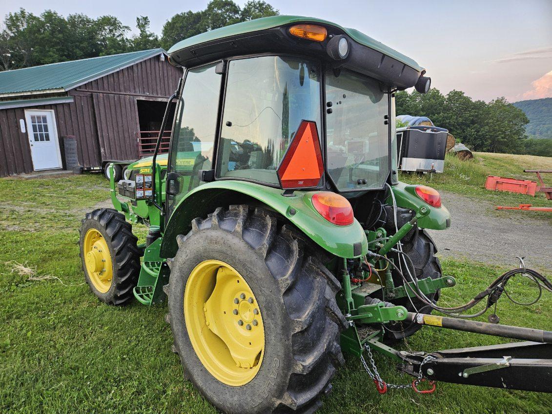 2021 John Deere 5075E Image