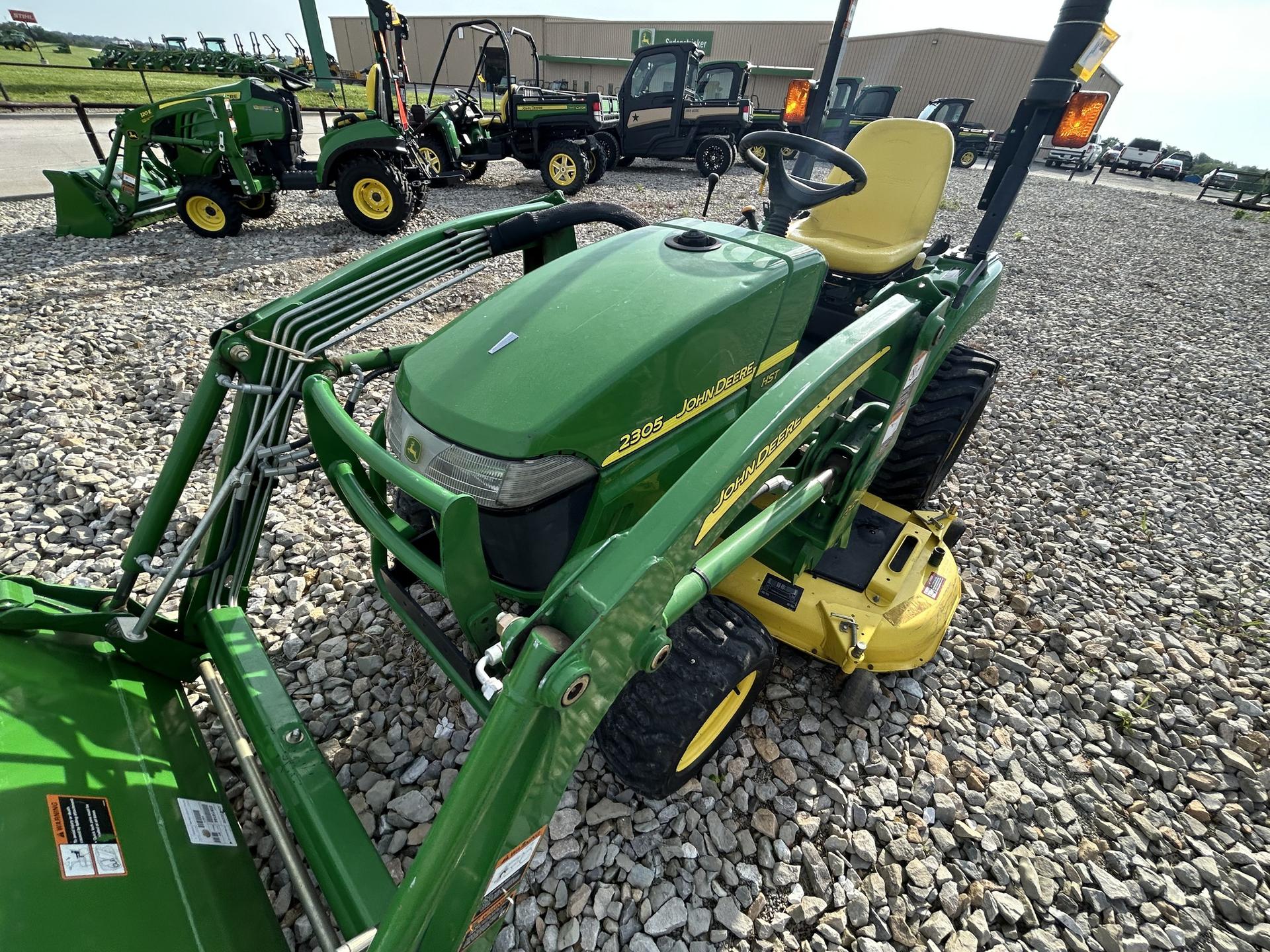 2010 John Deere 2305 Image