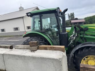 2018 John Deere 5125R Image