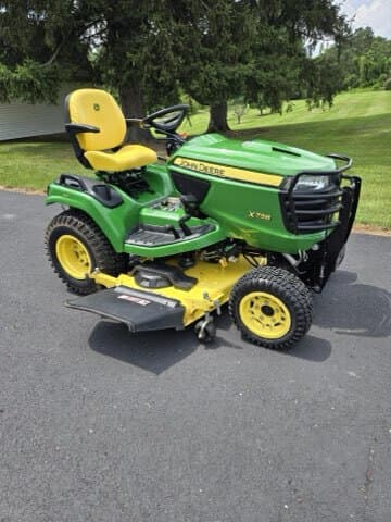 2019 John Deere X758 Image