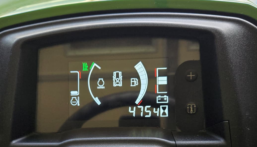 2019 John Deere X758 Image
