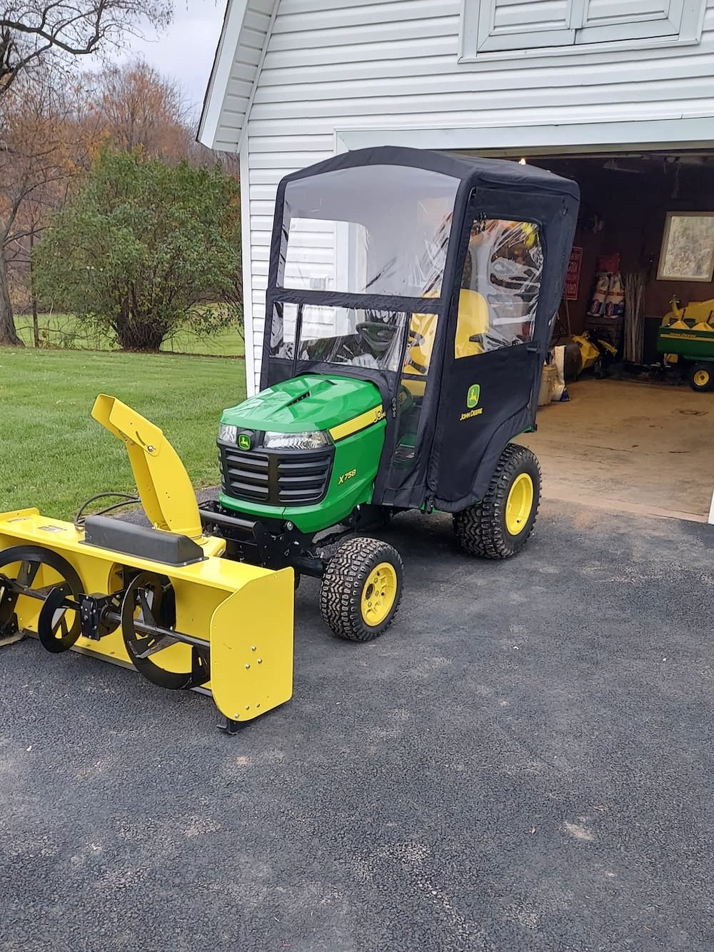 2019 John Deere X758 Image