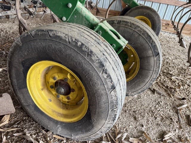 2007 John Deere 2210 Image
