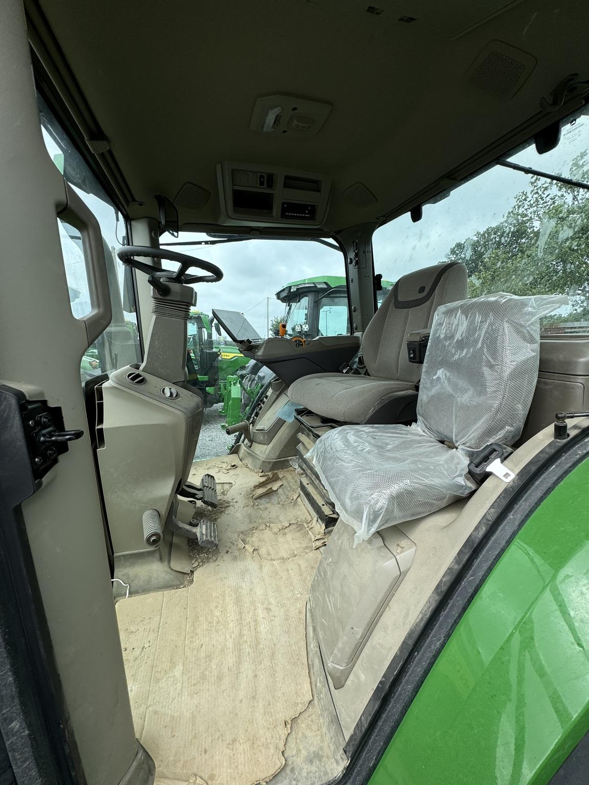 2024 John Deere 8R 310 Image