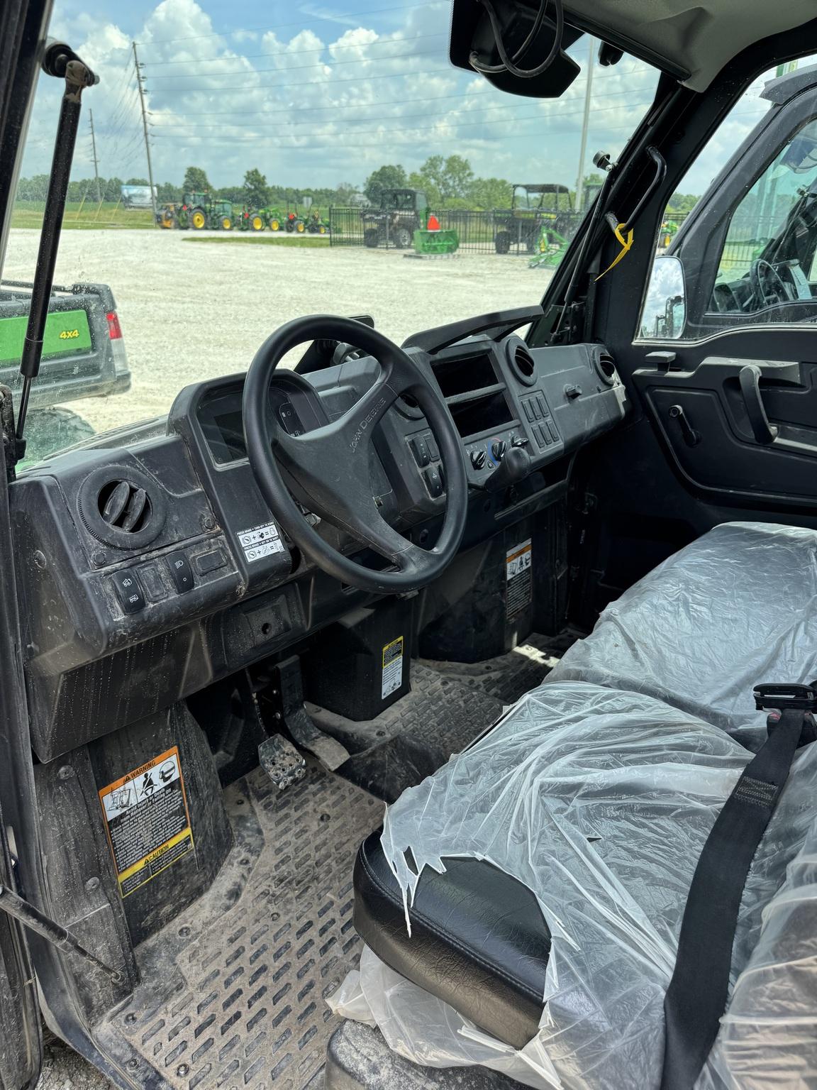 2024 John Deere XUV 835M Image