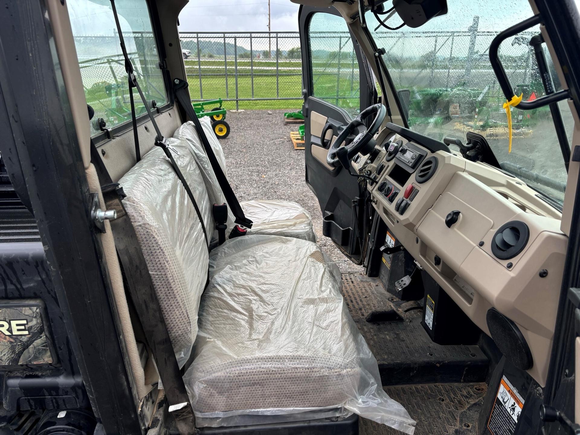 2019 John Deere XUV 835R Image