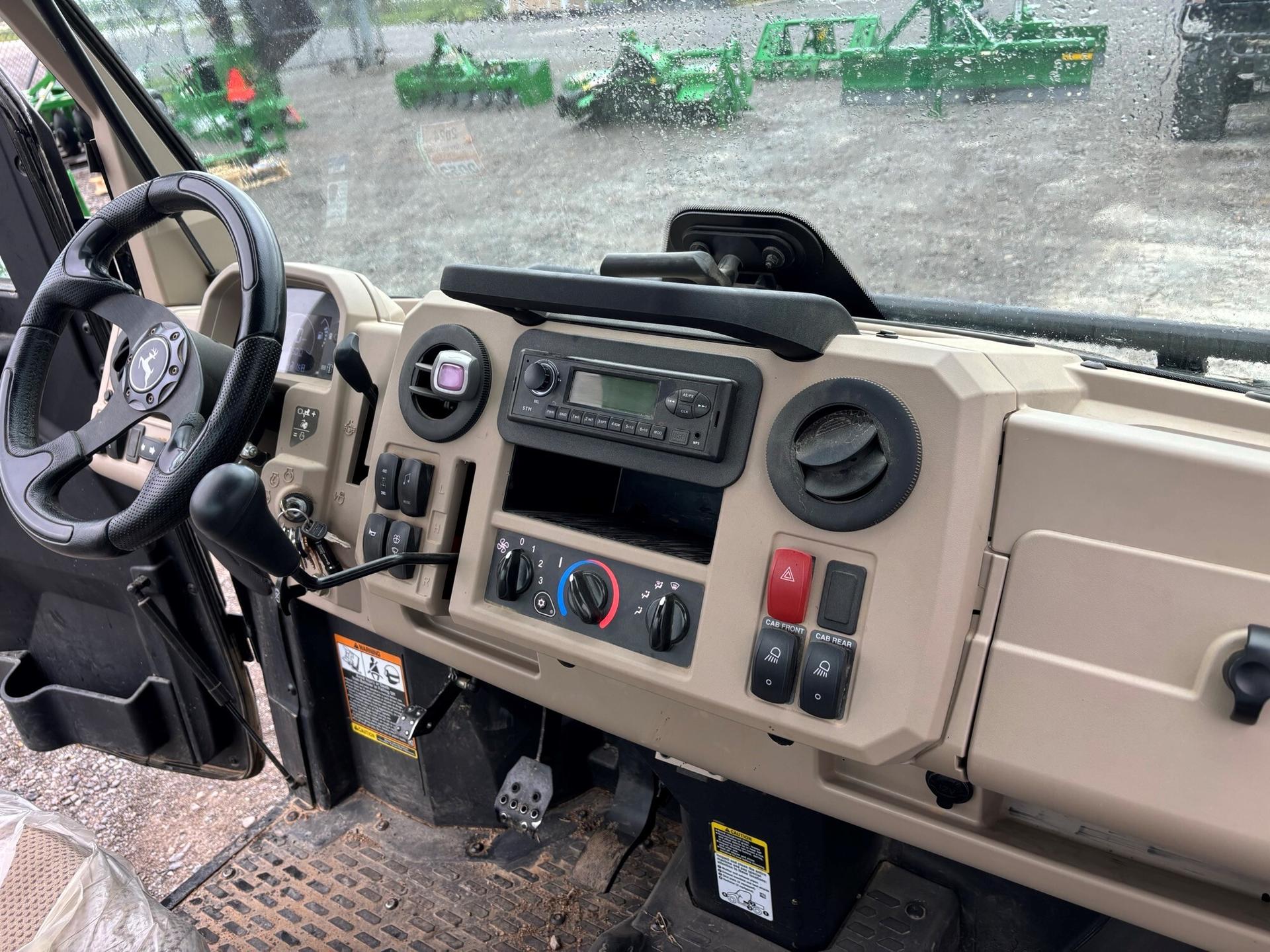 2019 John Deere XUV 835R Image