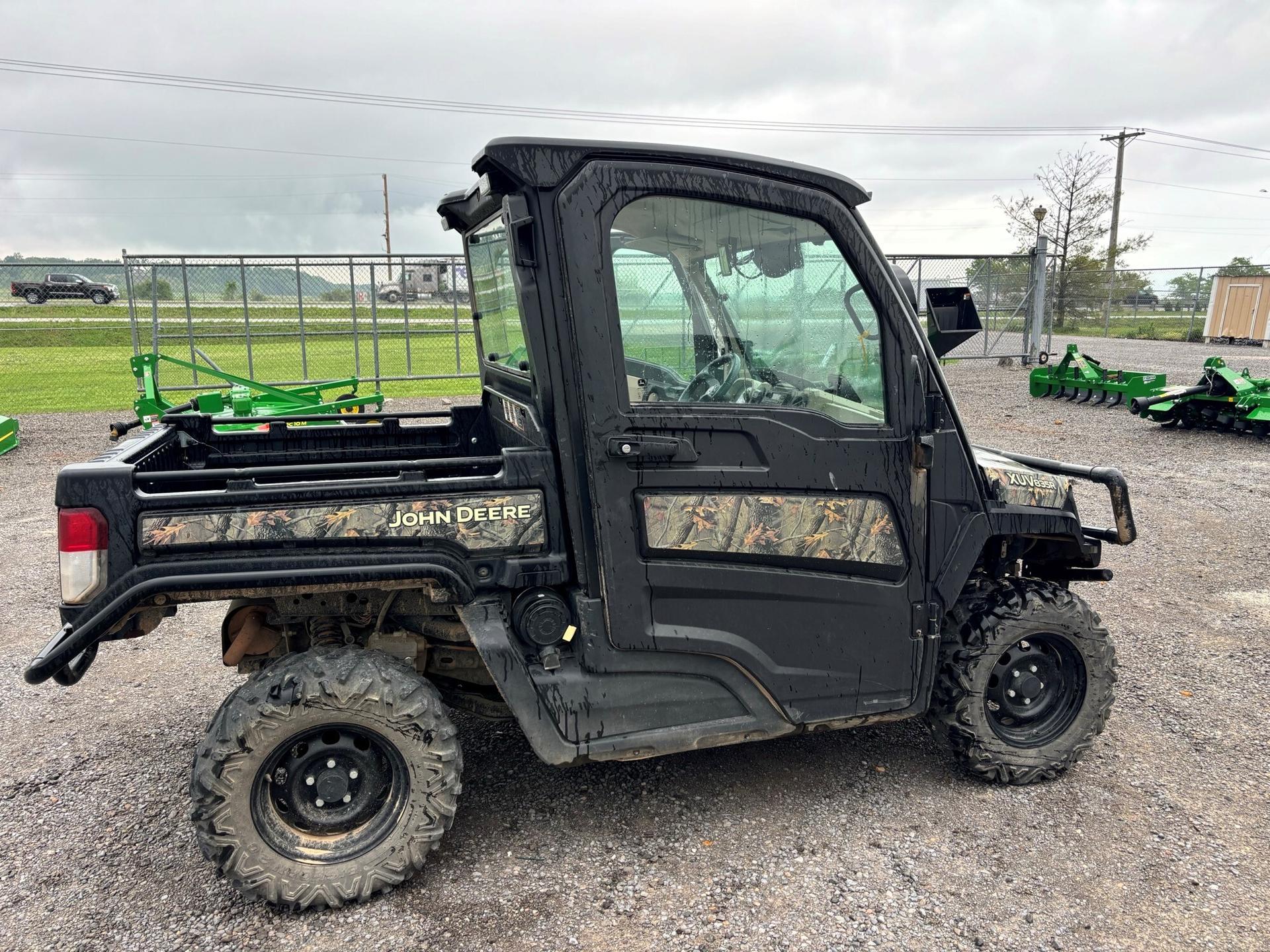2019 John Deere XUV 835R Image