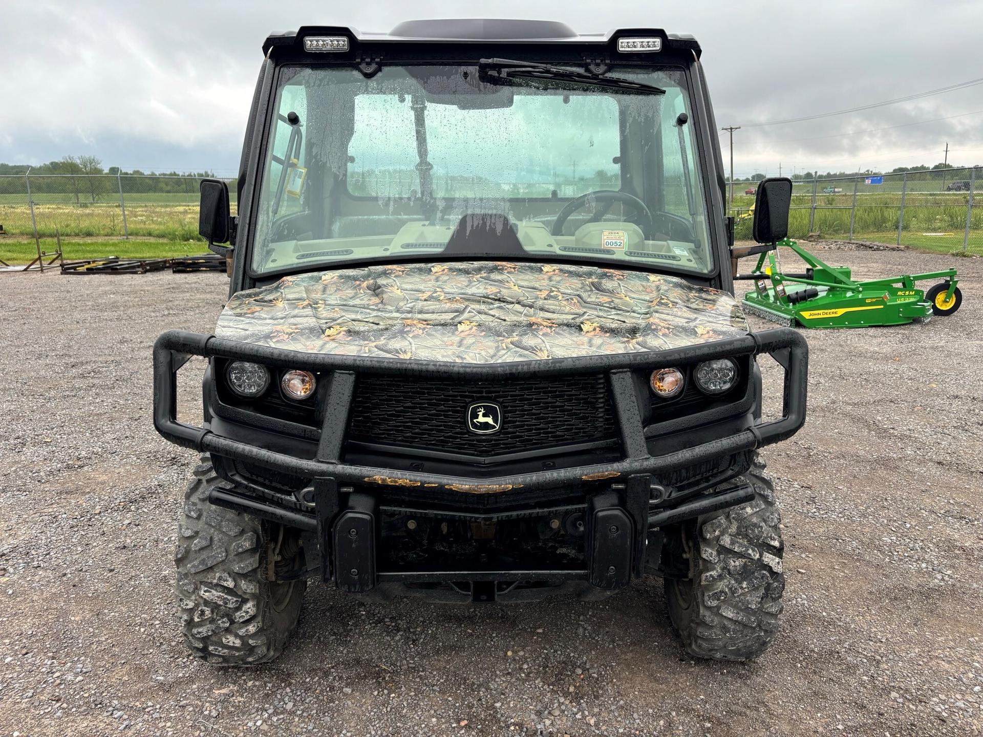 2019 John Deere XUV 835R Image