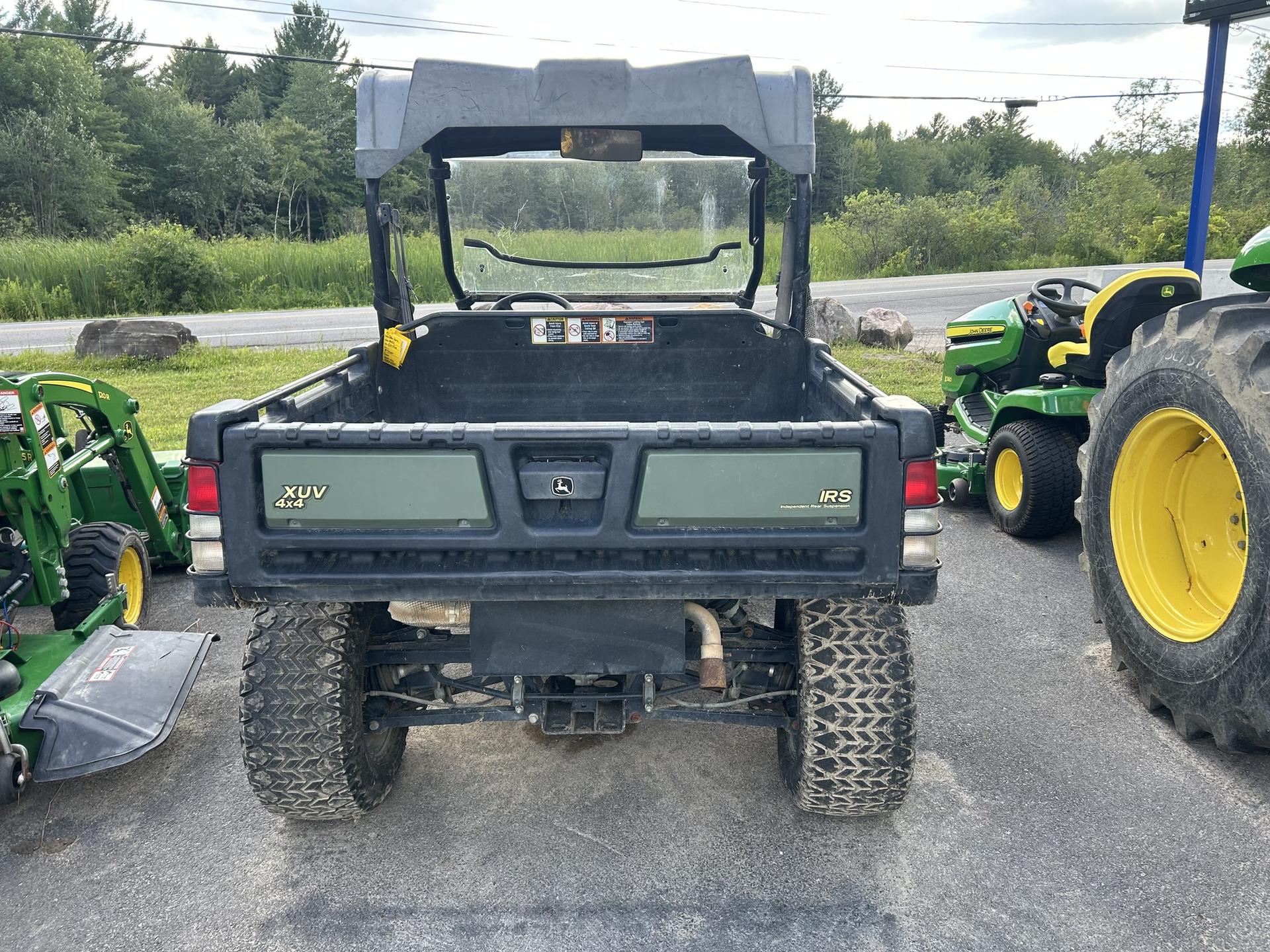 2015 John Deere XUV 825I OLIVE Image