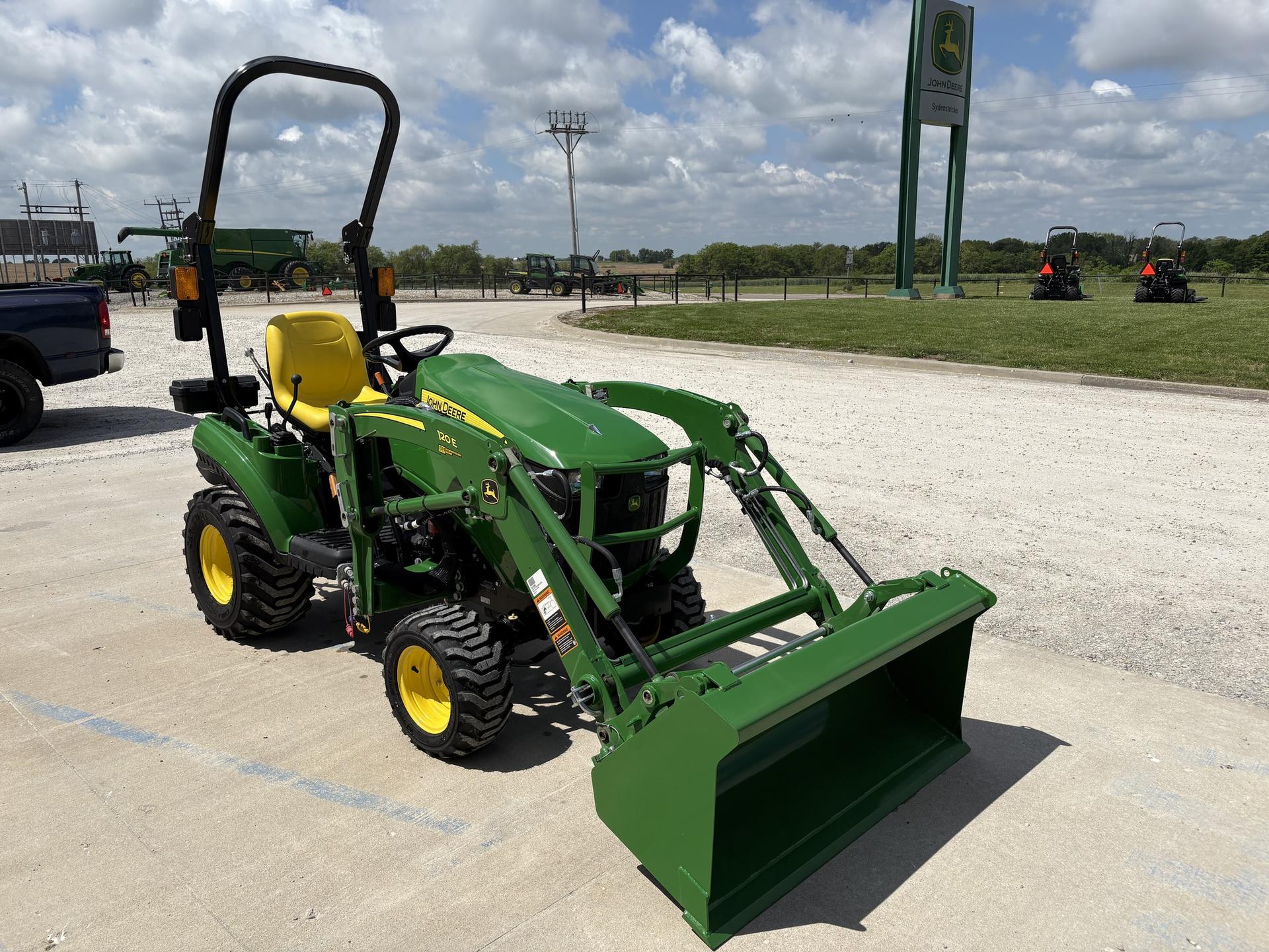 2024 John Deere 1023E Image