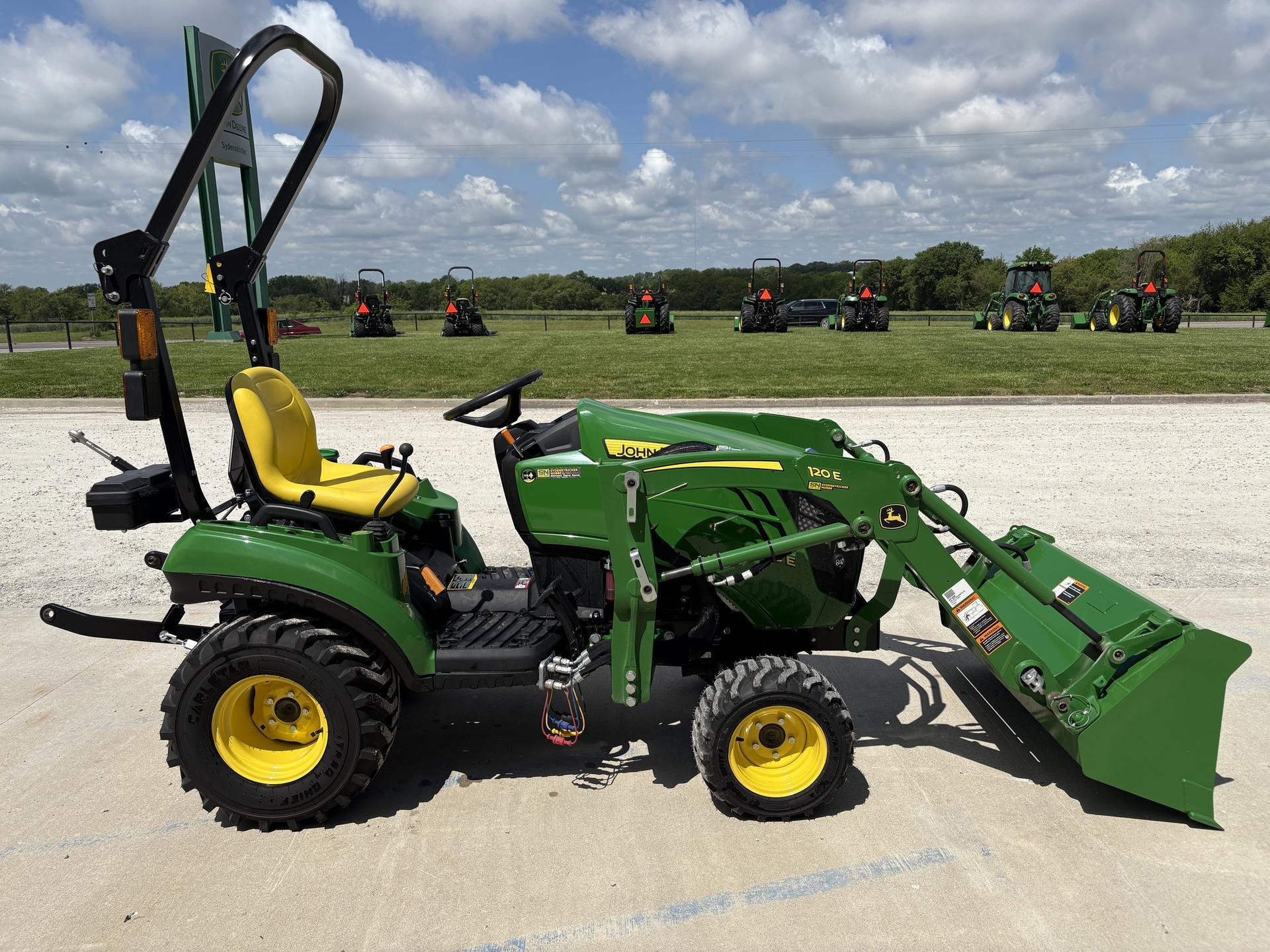2024 John Deere 1023E Image