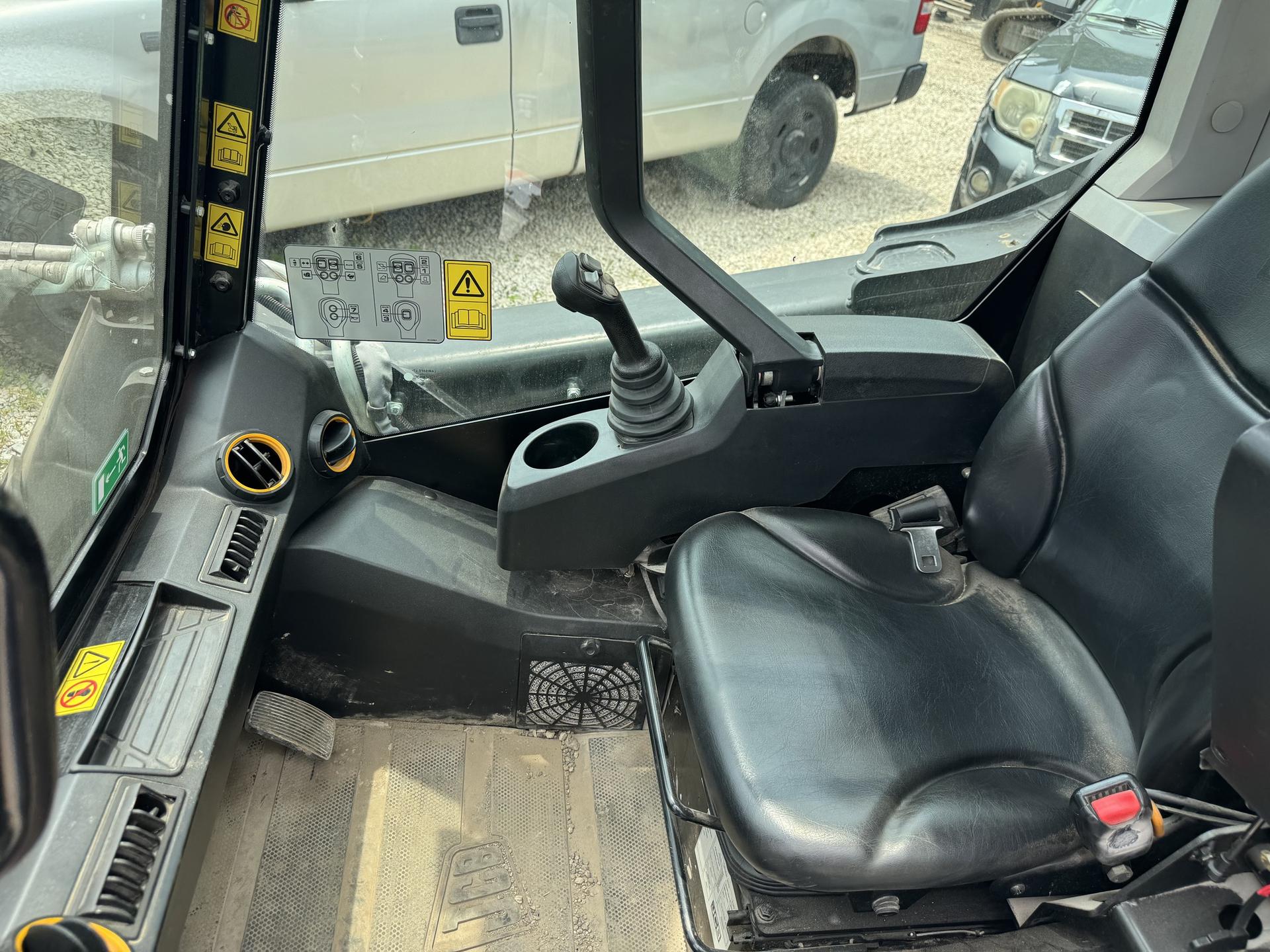 2022 JCB 270T Image