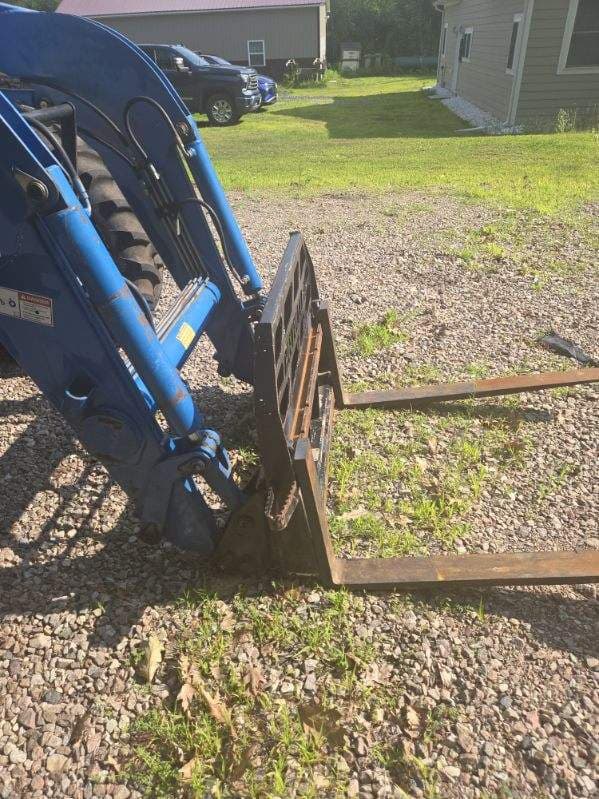 2006 New Holland TL90A Image