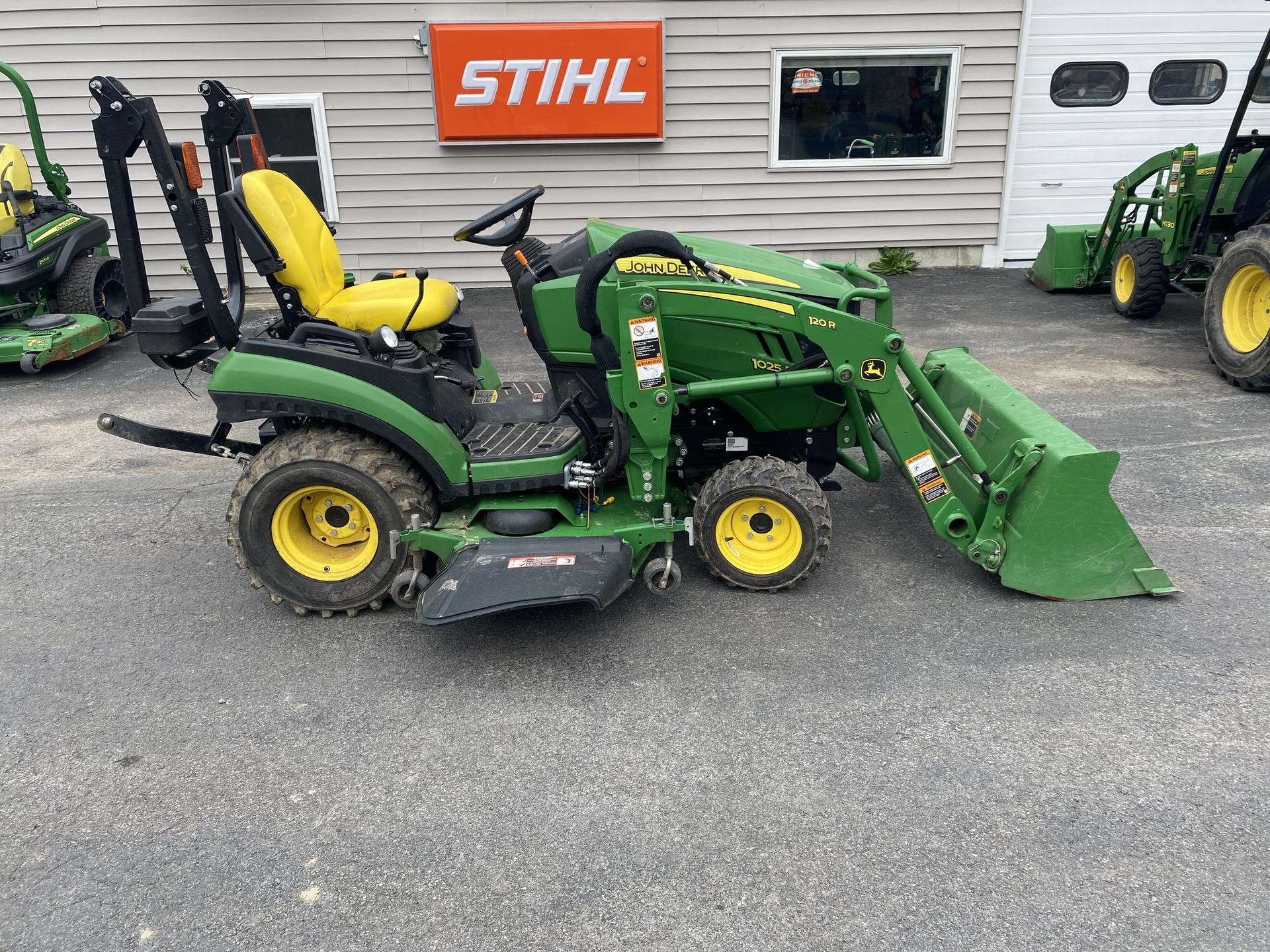 2018 John Deere 1025R Image