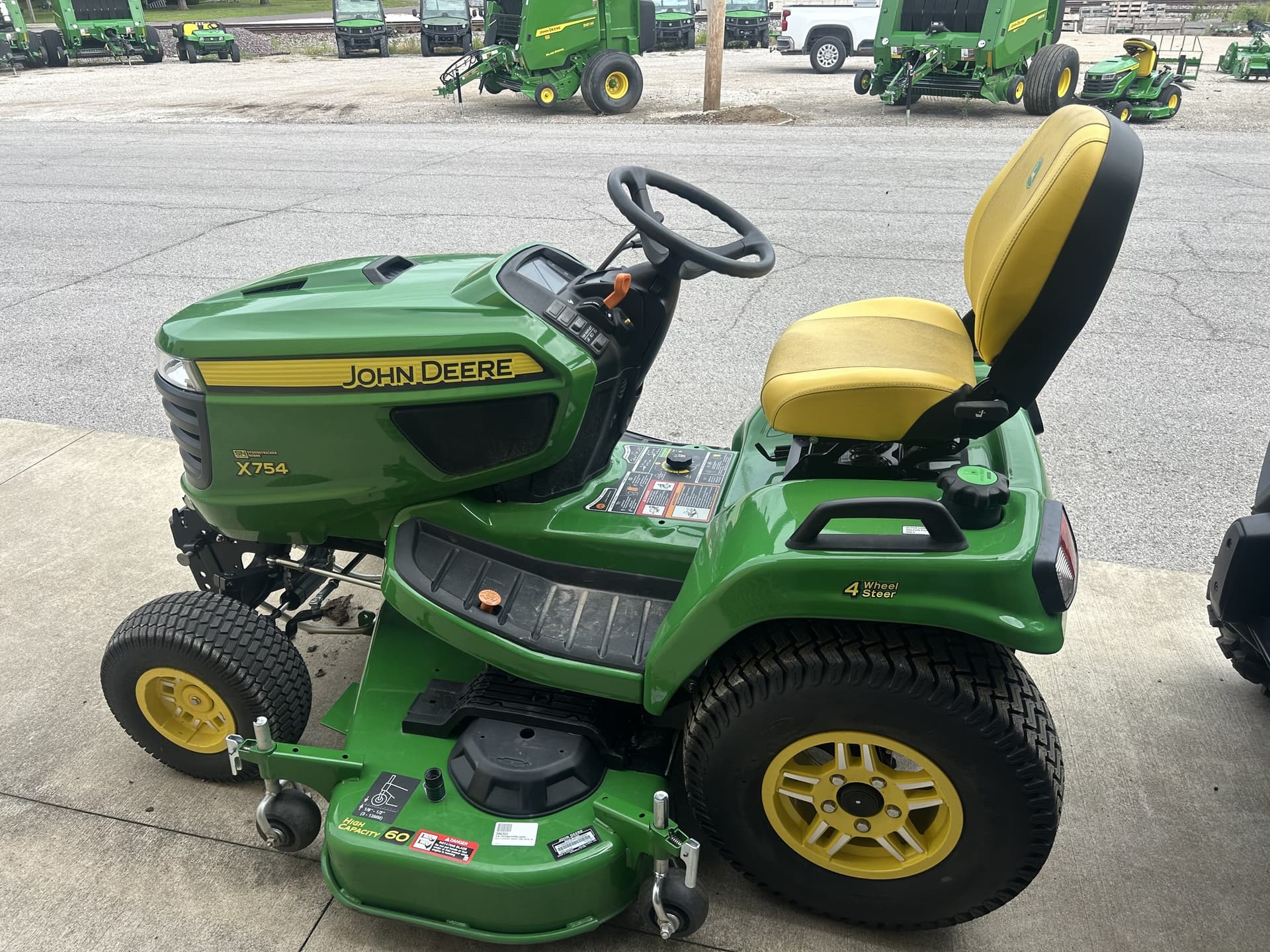 2022 John Deere X754 Image