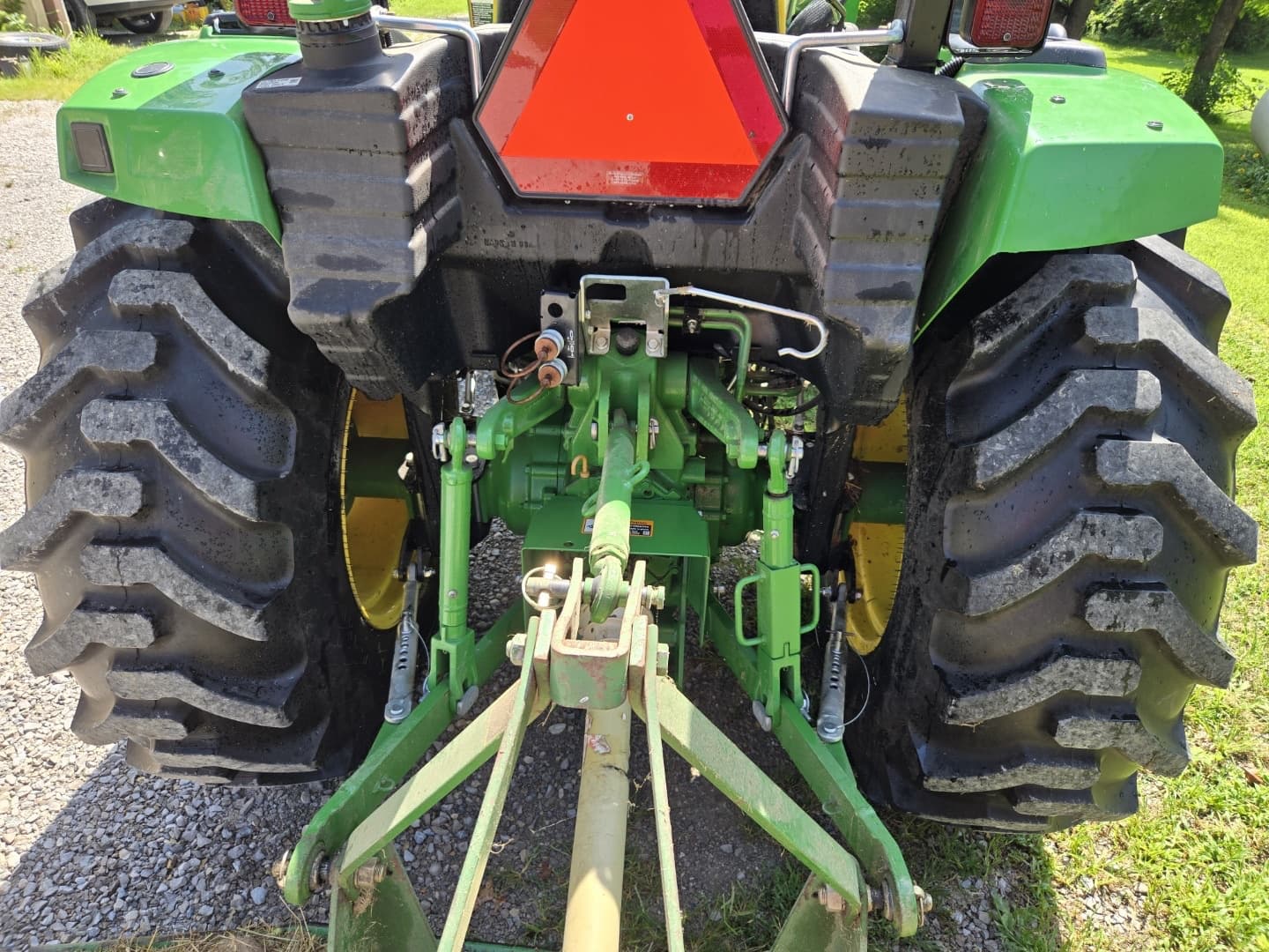 2022 John Deere 4052M Image