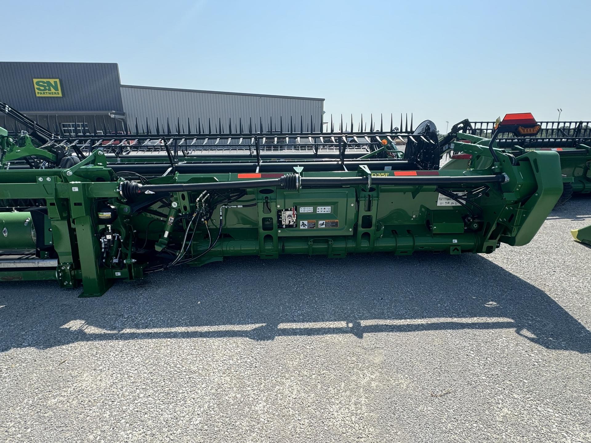 2023 John Deere HD35F Image
