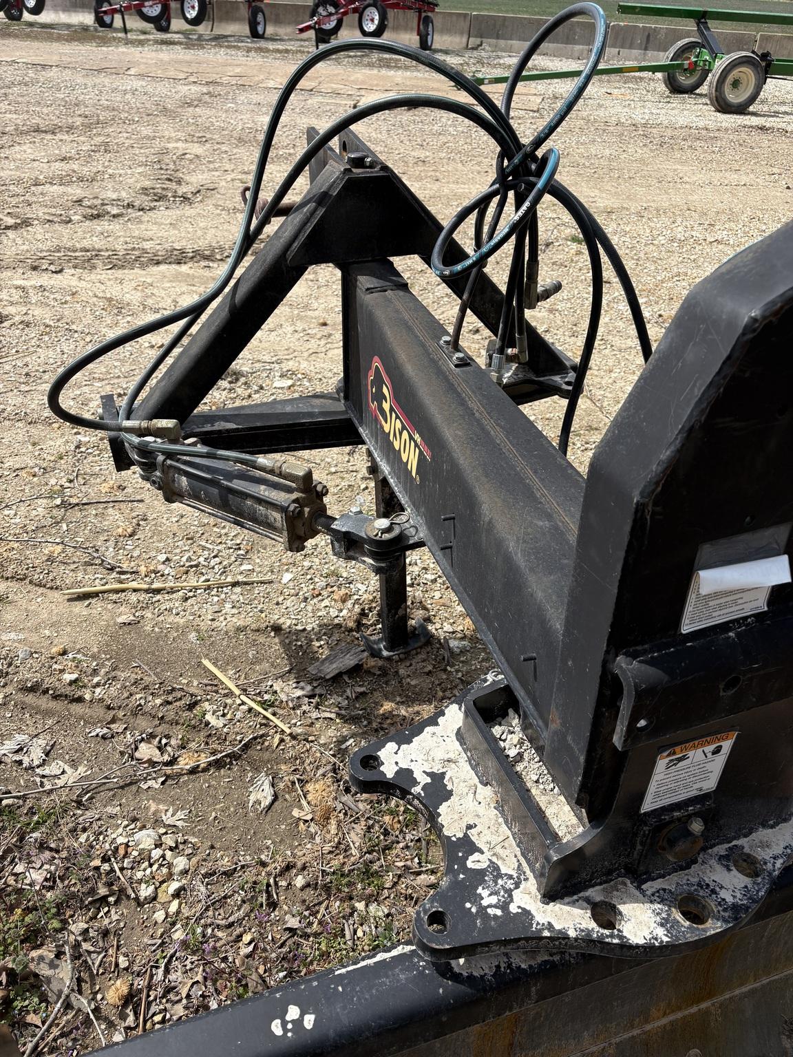 2013 Bison NHVH-242-XHD Image