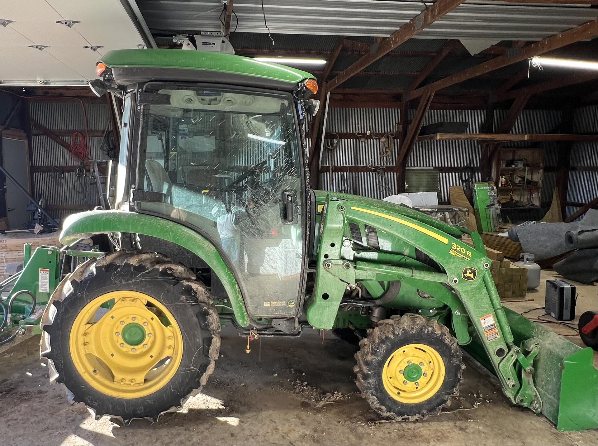 2022 John Deere 3046R Image