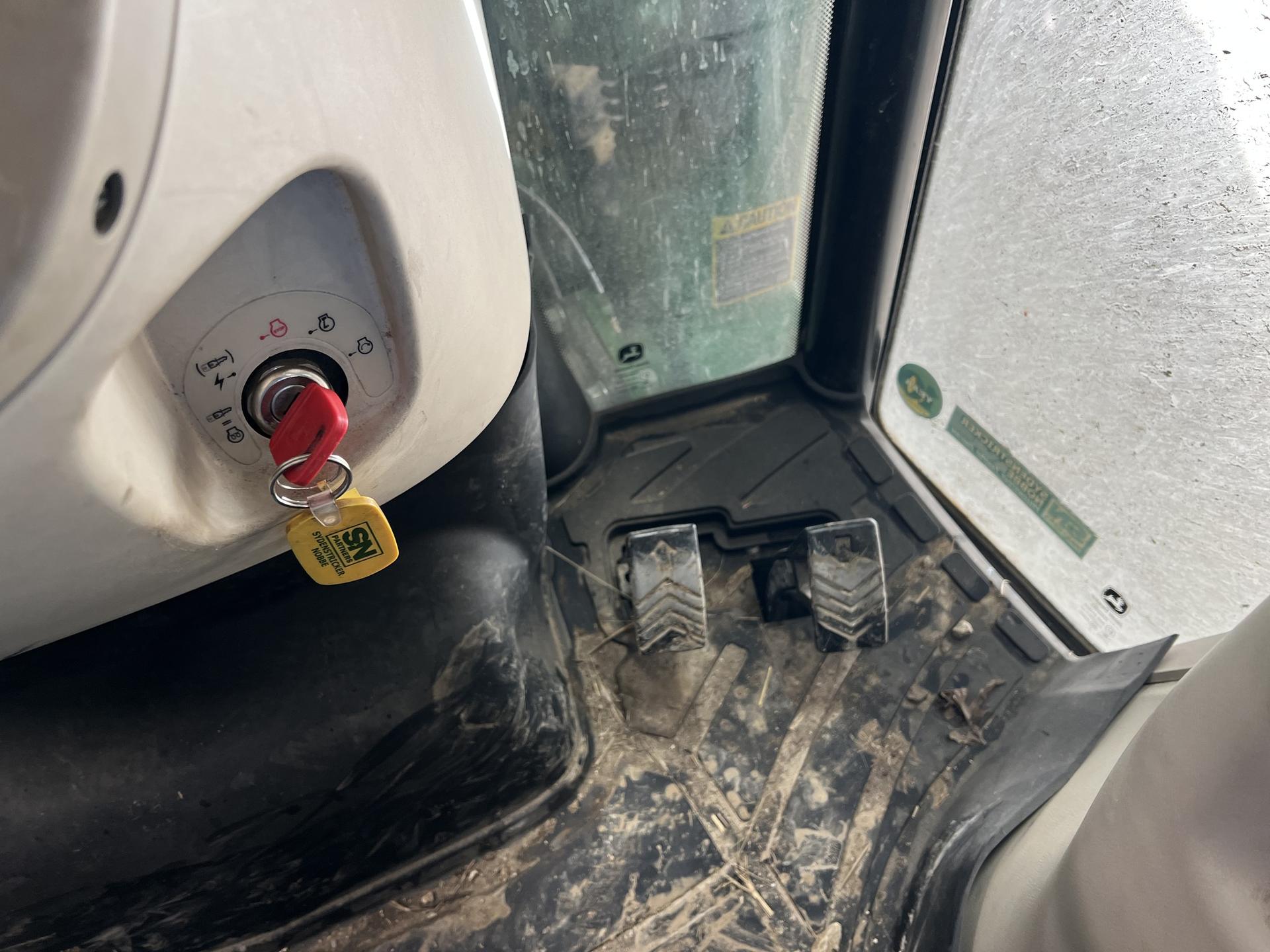 2022 John Deere 3046R Image