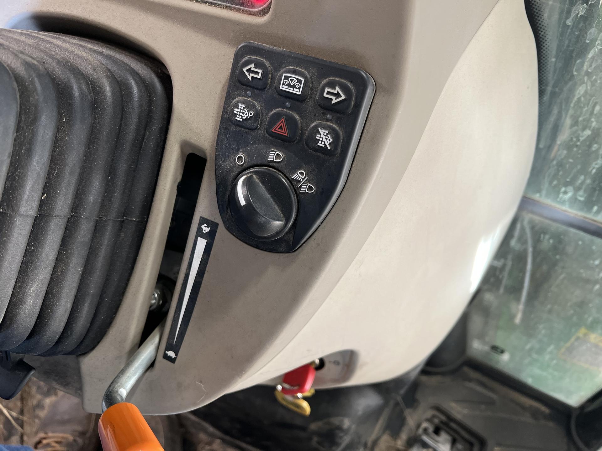 2022 John Deere 3046R Image