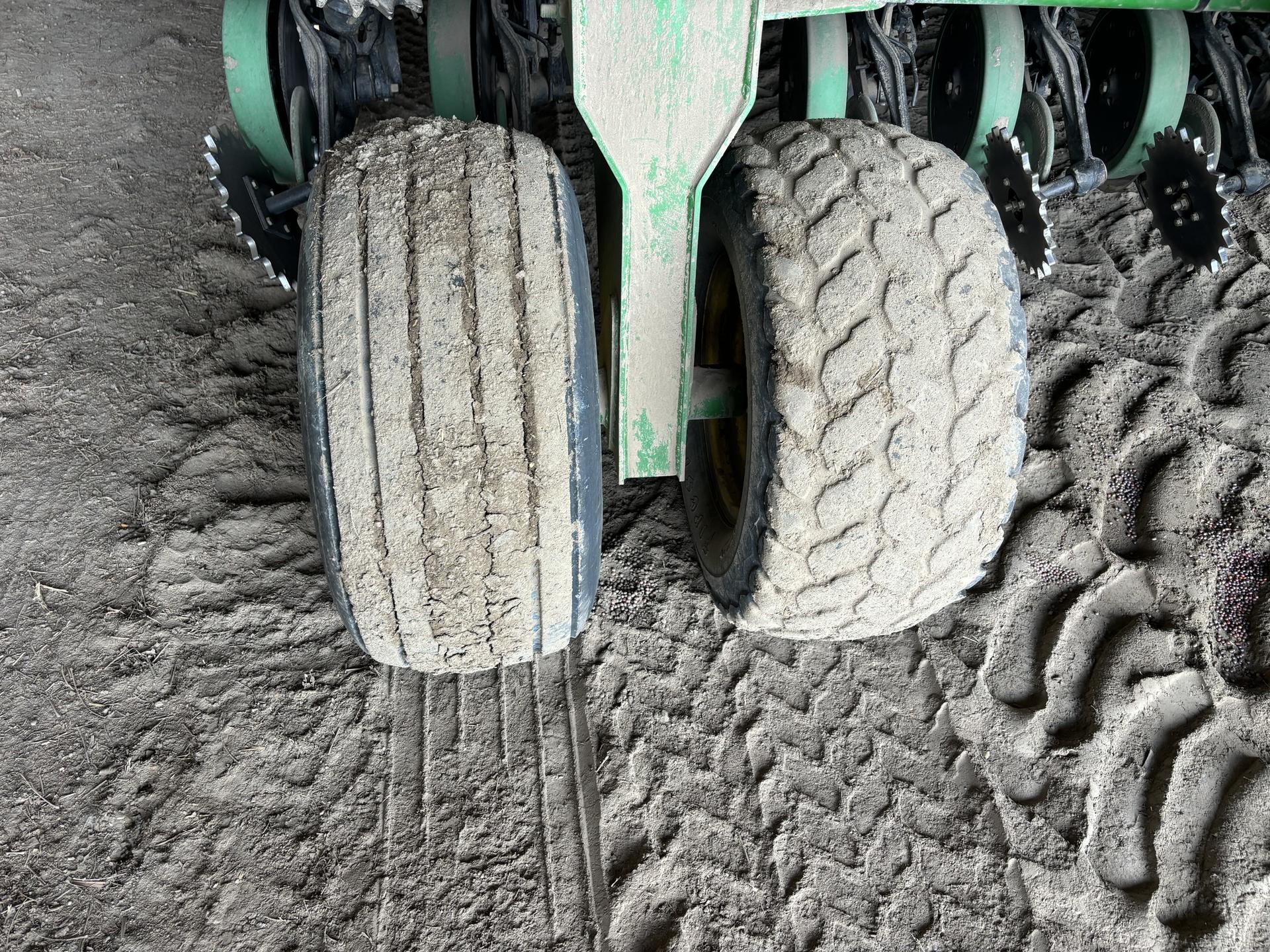 2008 John Deere 1990 Image