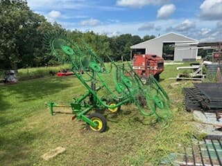 2005 John Deere 702 Image