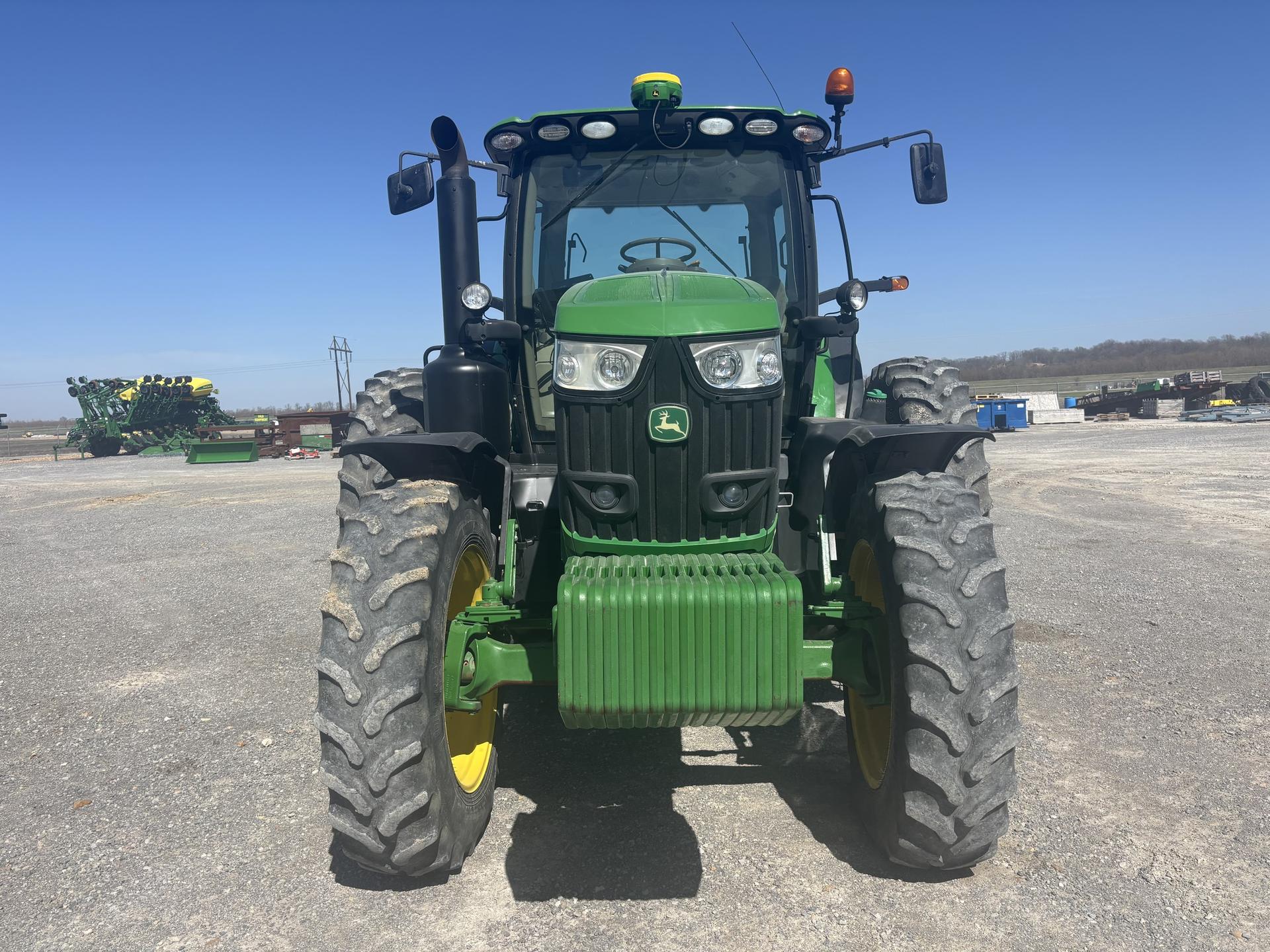 2015 John Deere 6195R Image