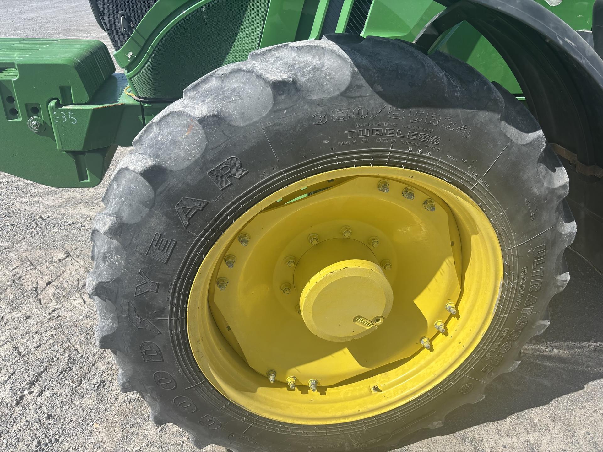 2015 John Deere 6195R Image