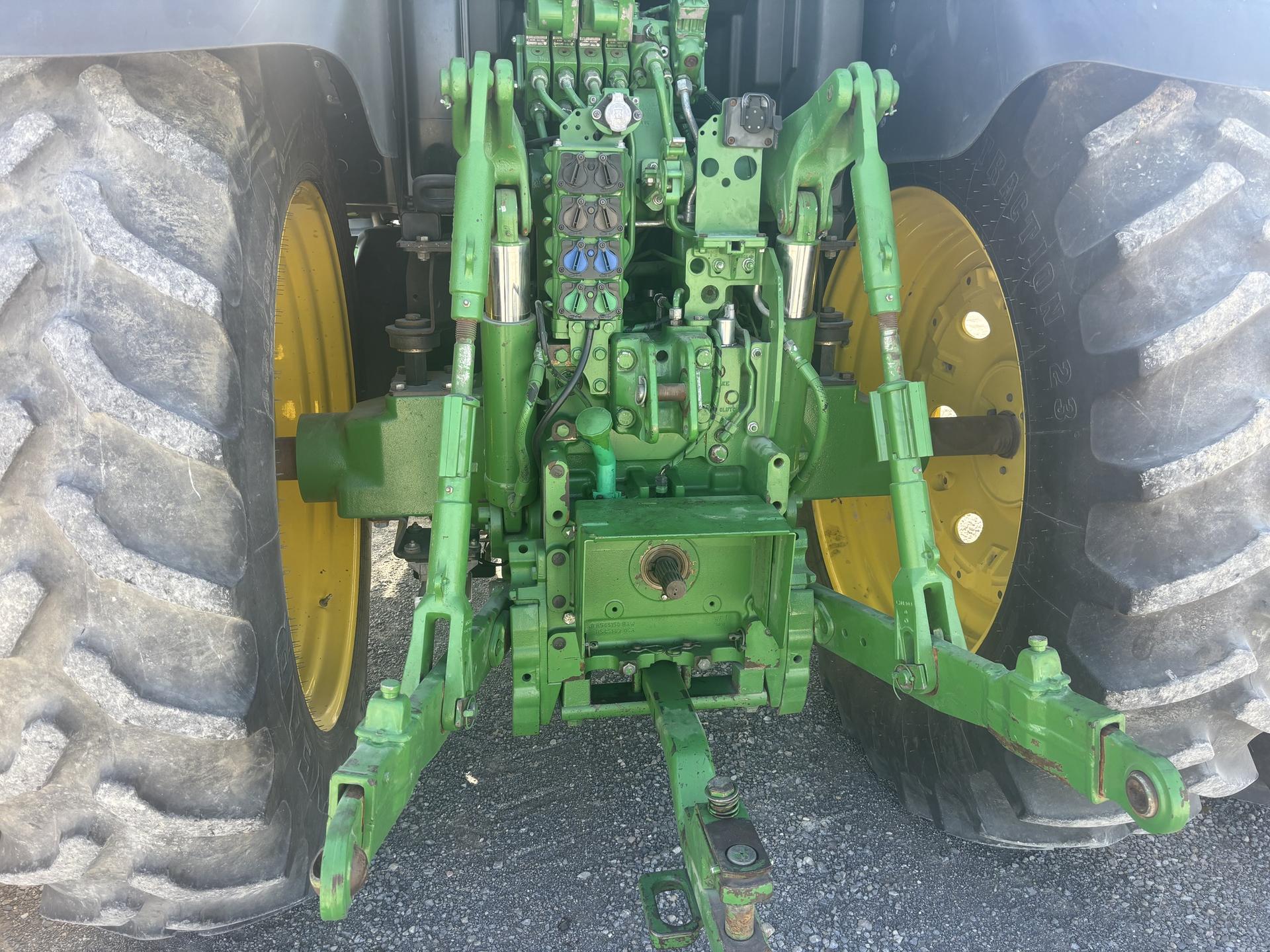 2015 John Deere 6195R Image