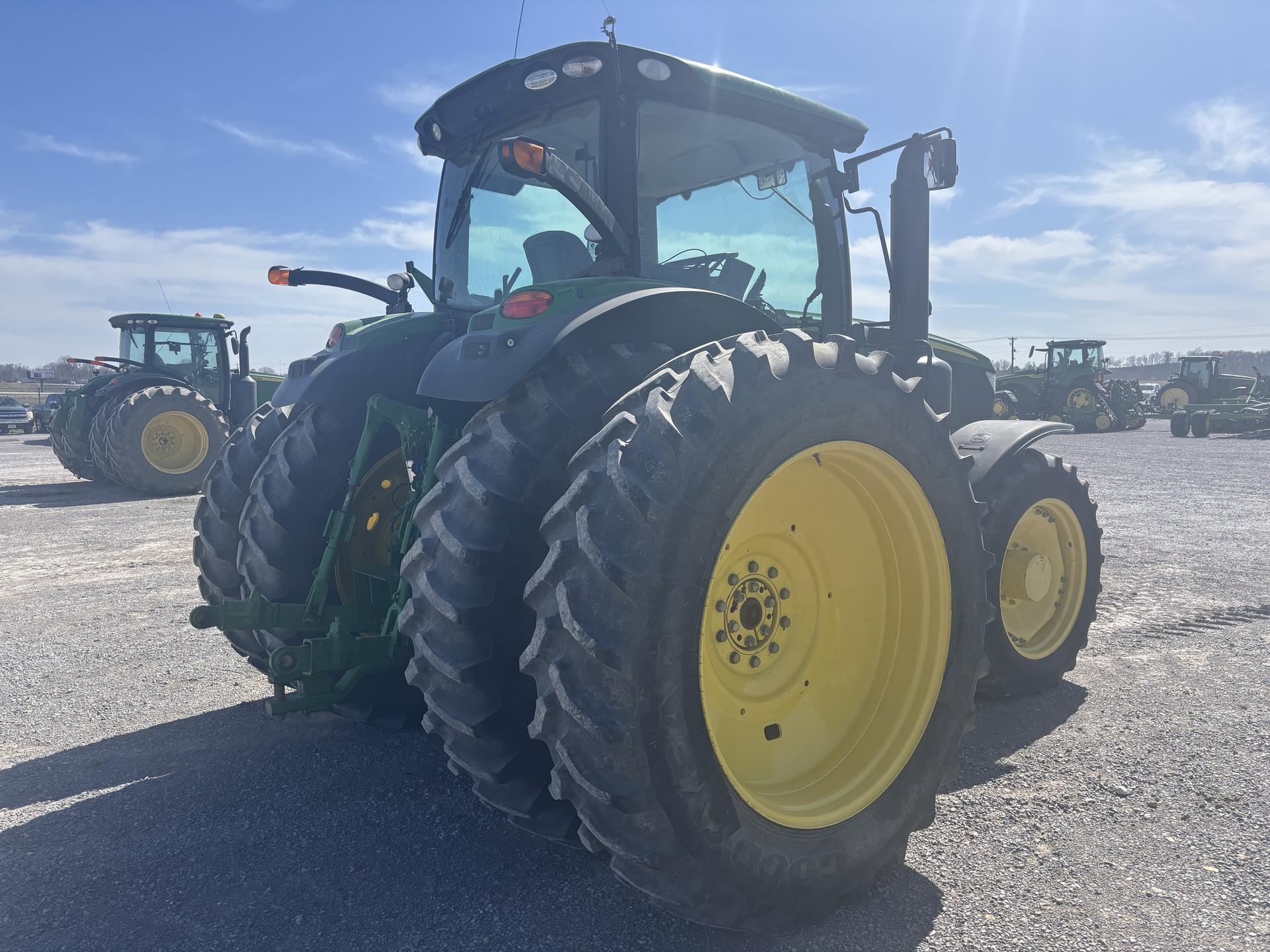 2015 John Deere 6195R Image