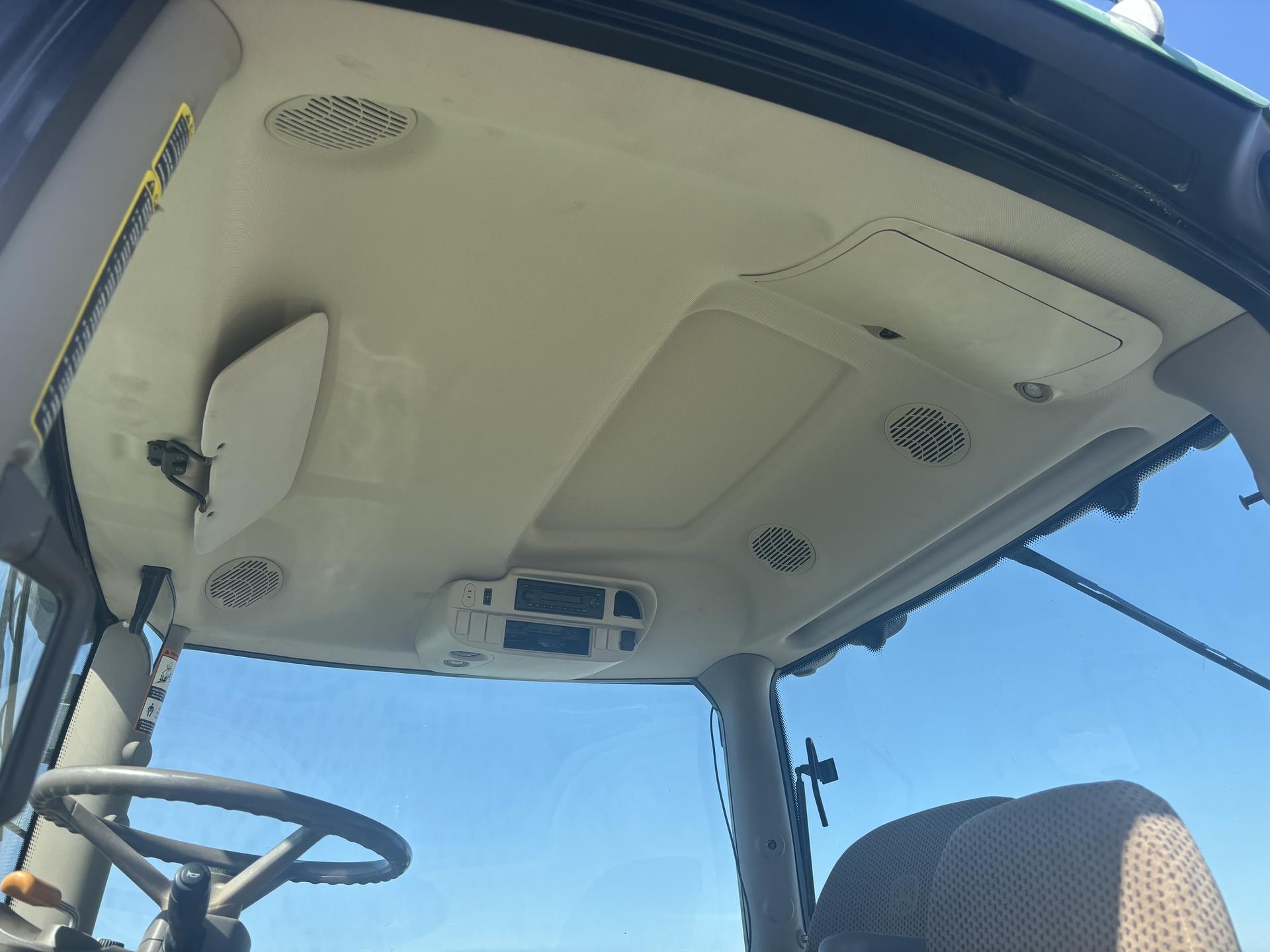 2015 John Deere 6195R Image