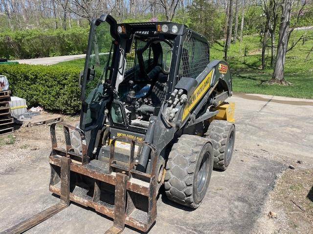 2021 New Holland L328 Image