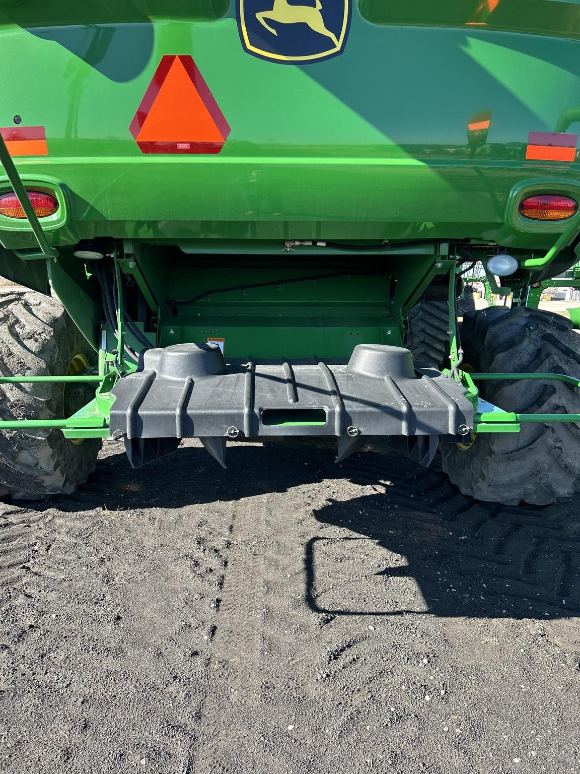 2016 John Deere S680 Image