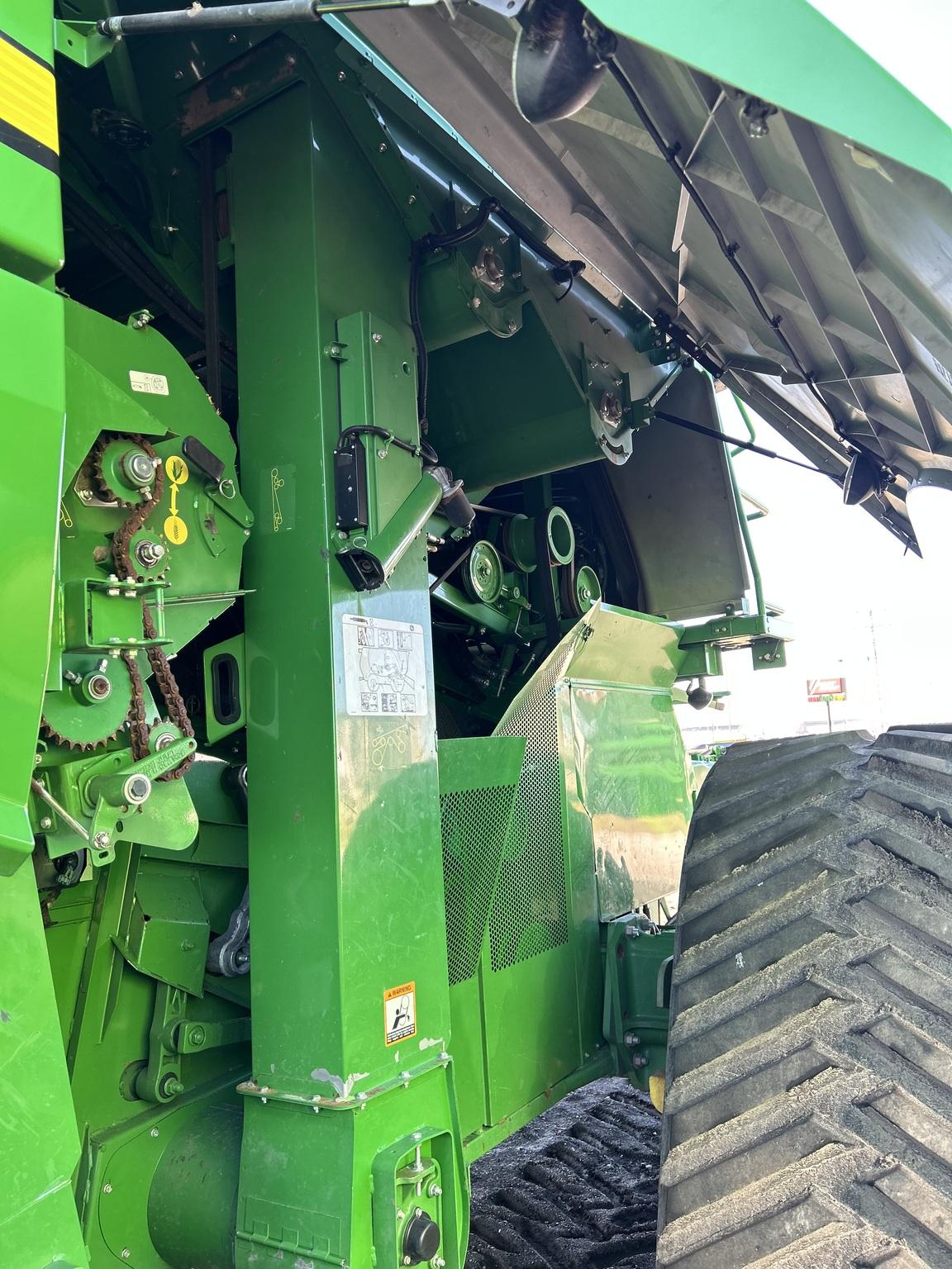 2016 John Deere S680 Image