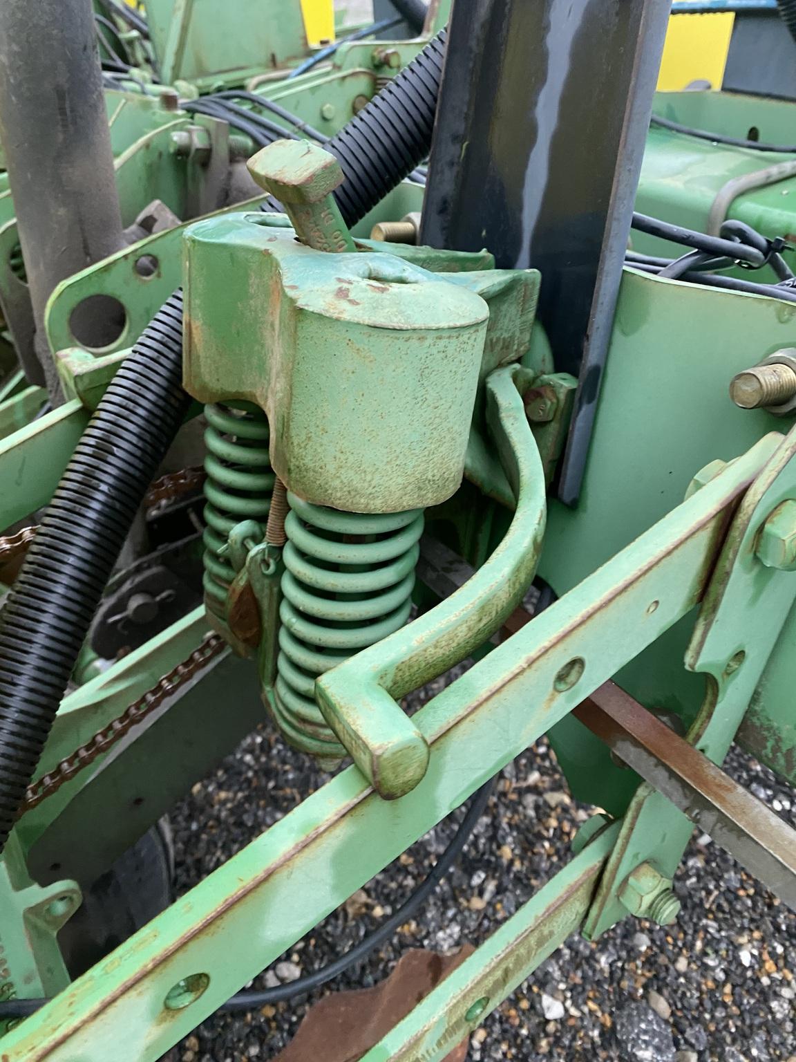 1993 John Deere 7200 Image