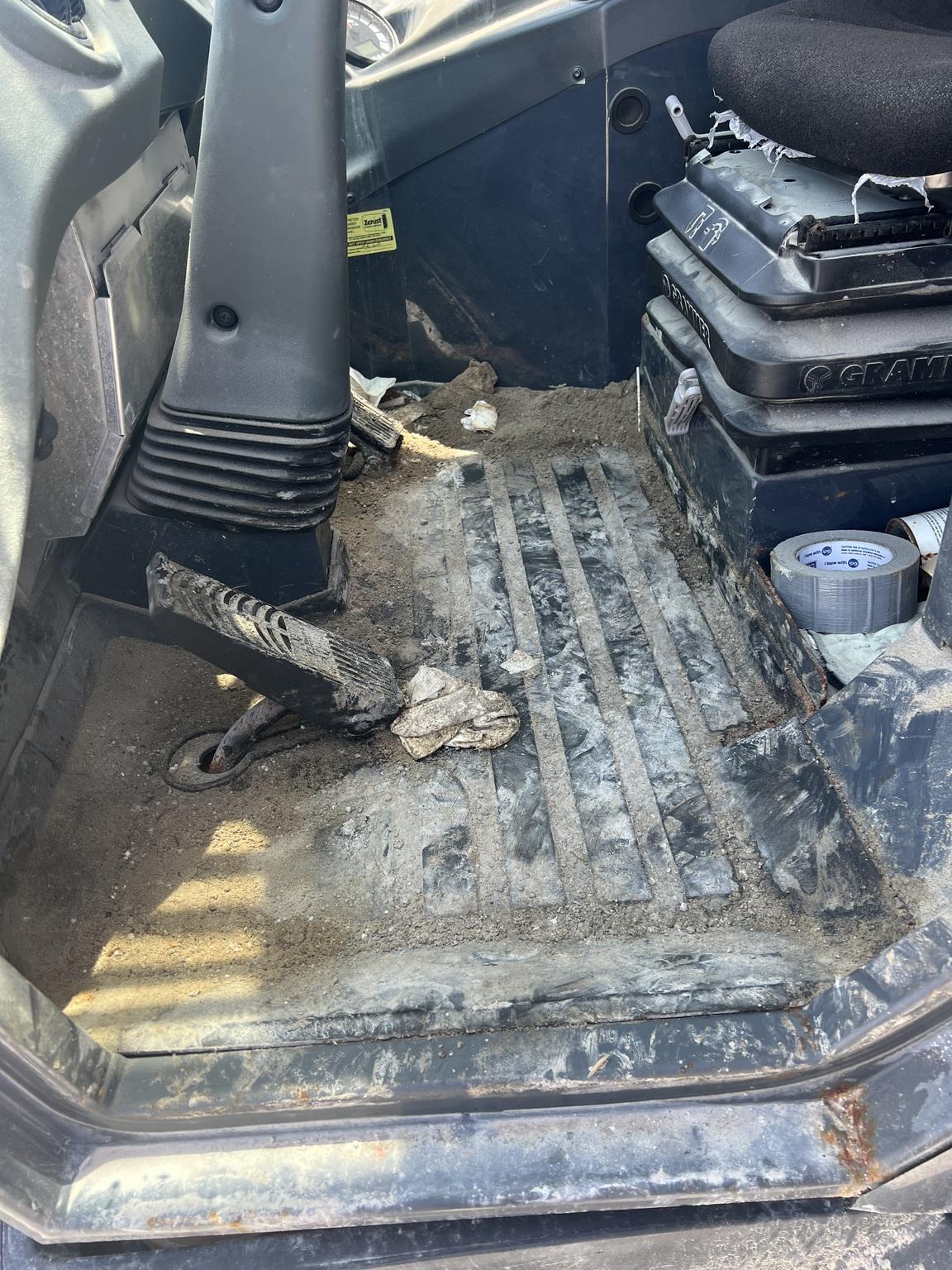 2018 John Deere 204L Image