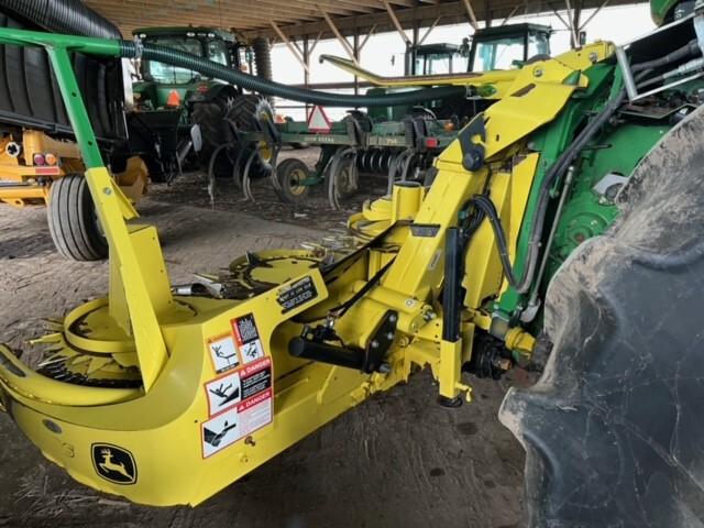 2016 John Deere 696 Image