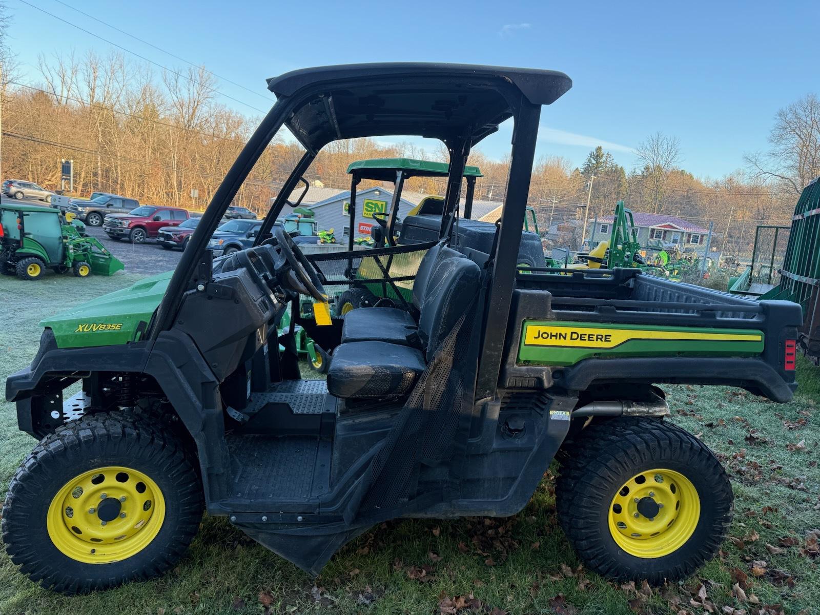 2023 John Deere XUV 835E Image