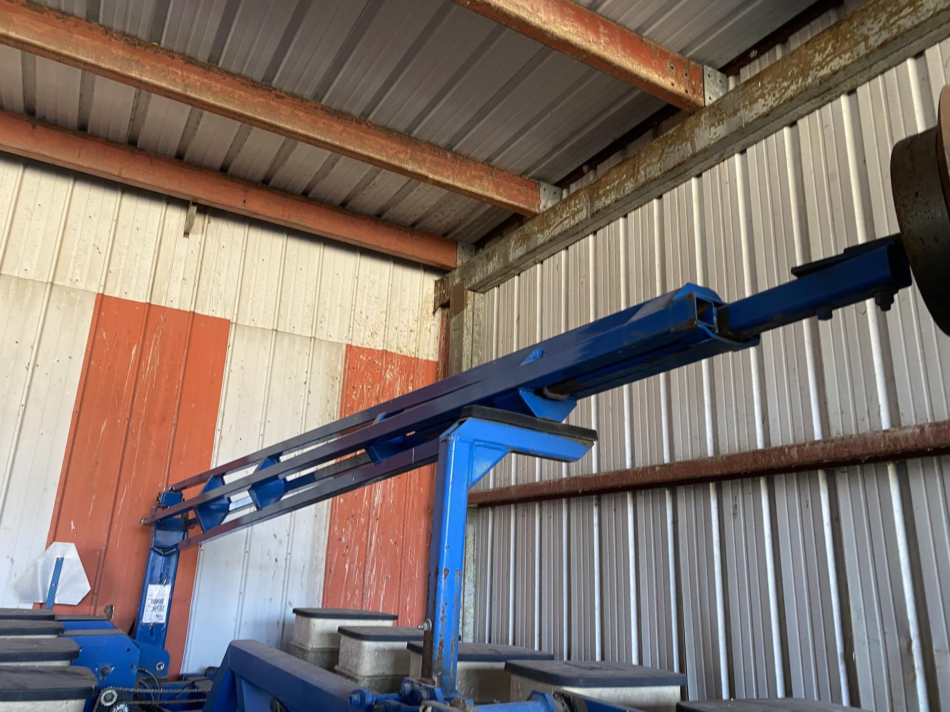 1996 Kinze 2600 Image